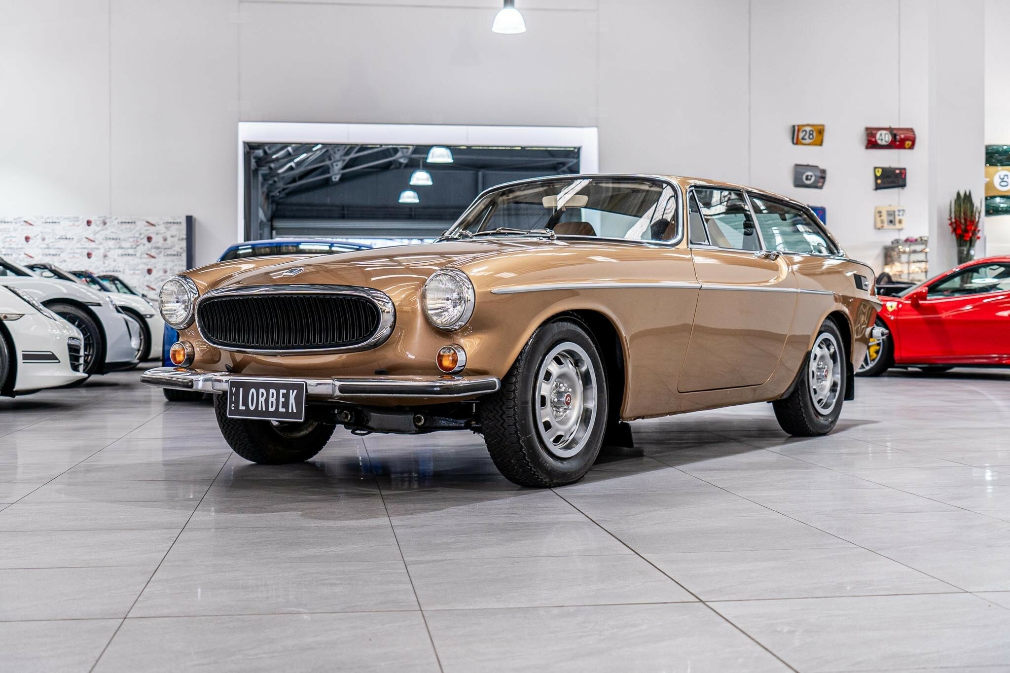 1972 VOLVO P 1800 ES 4 SP MANUAL 2D COUPE