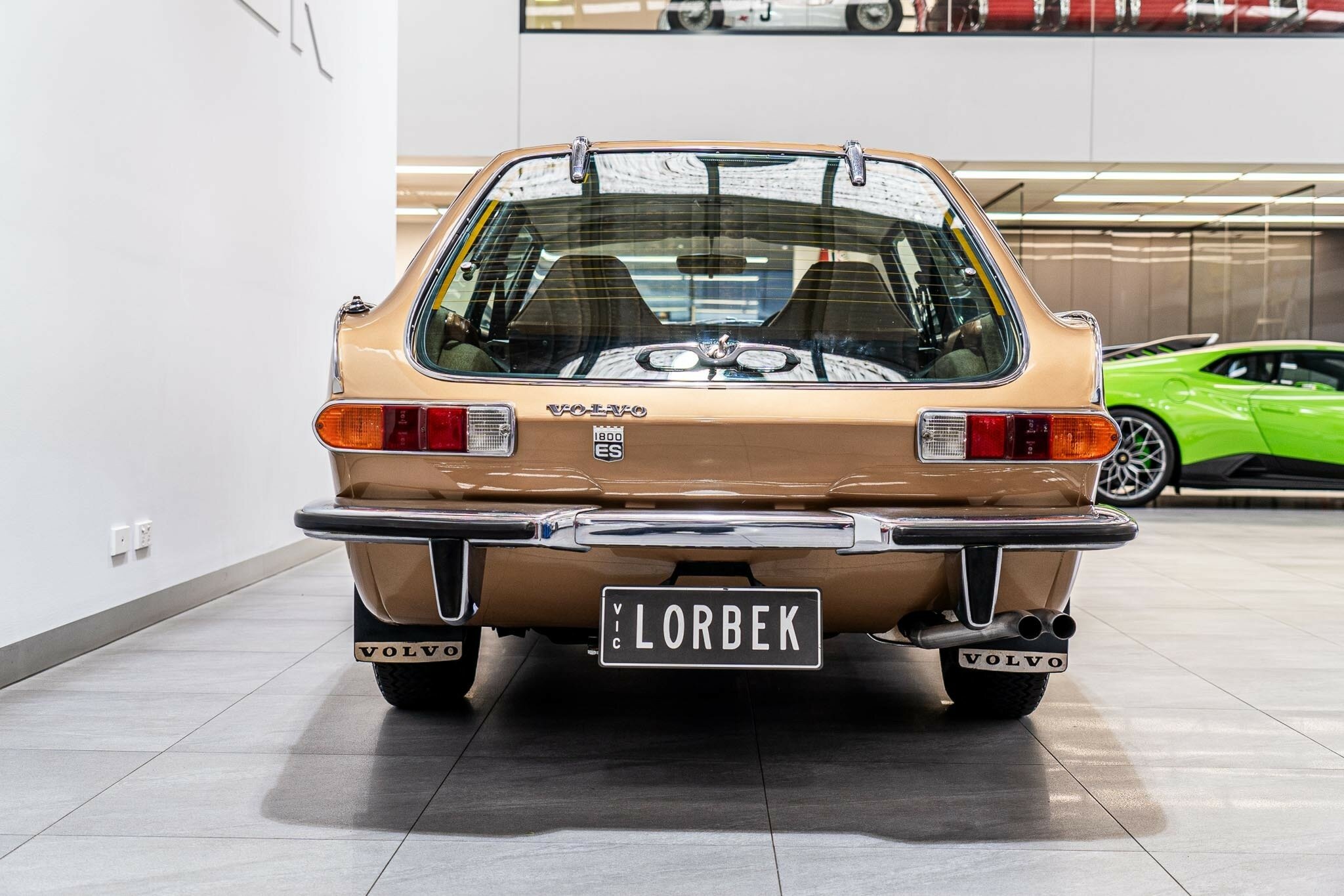 1972 VOLVO P 1800 ES 4 SP MANUAL 2D COUPE