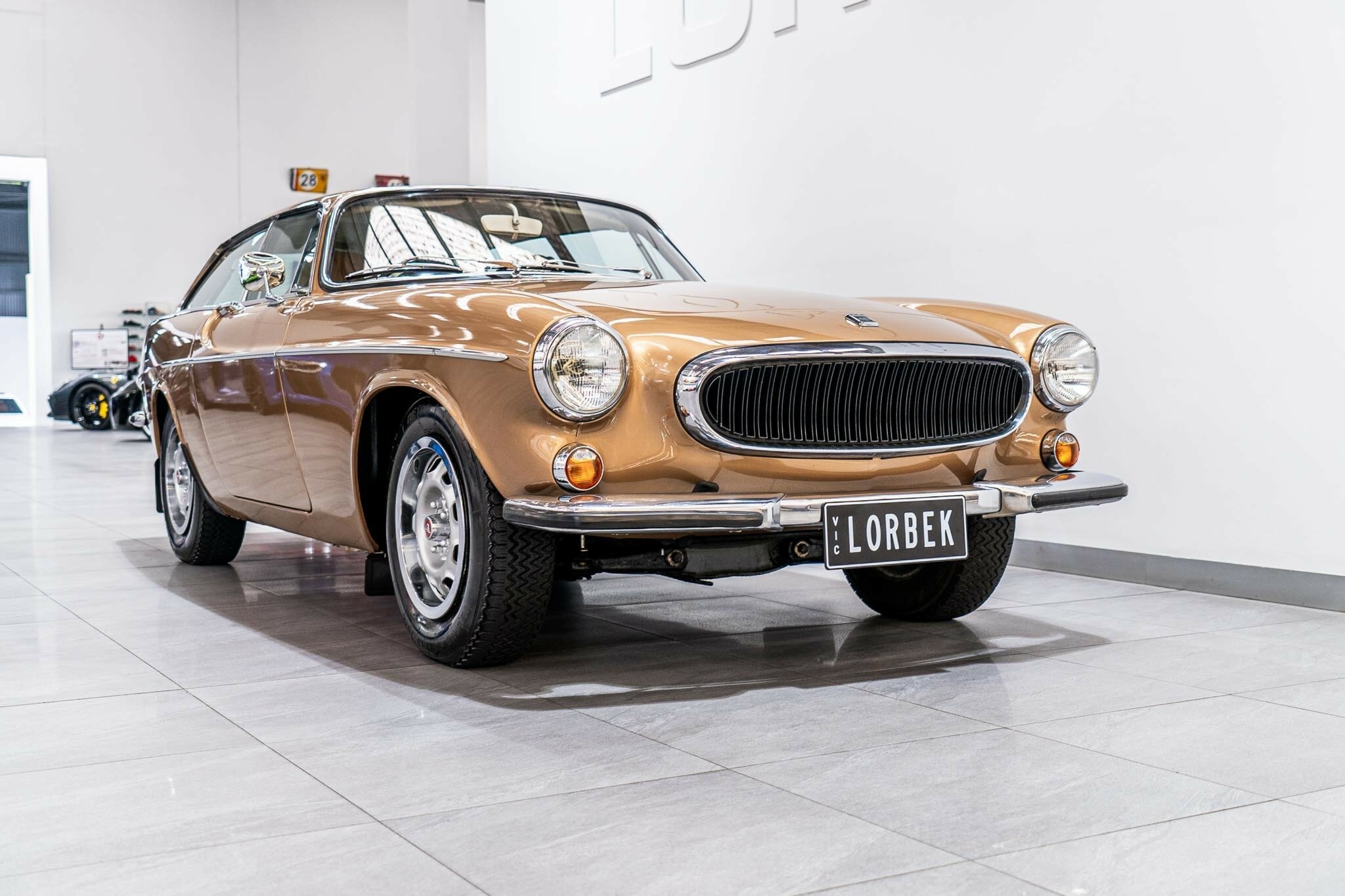 1972 VOLVO P 1800 ES 4 SP MANUAL 2D COUPE