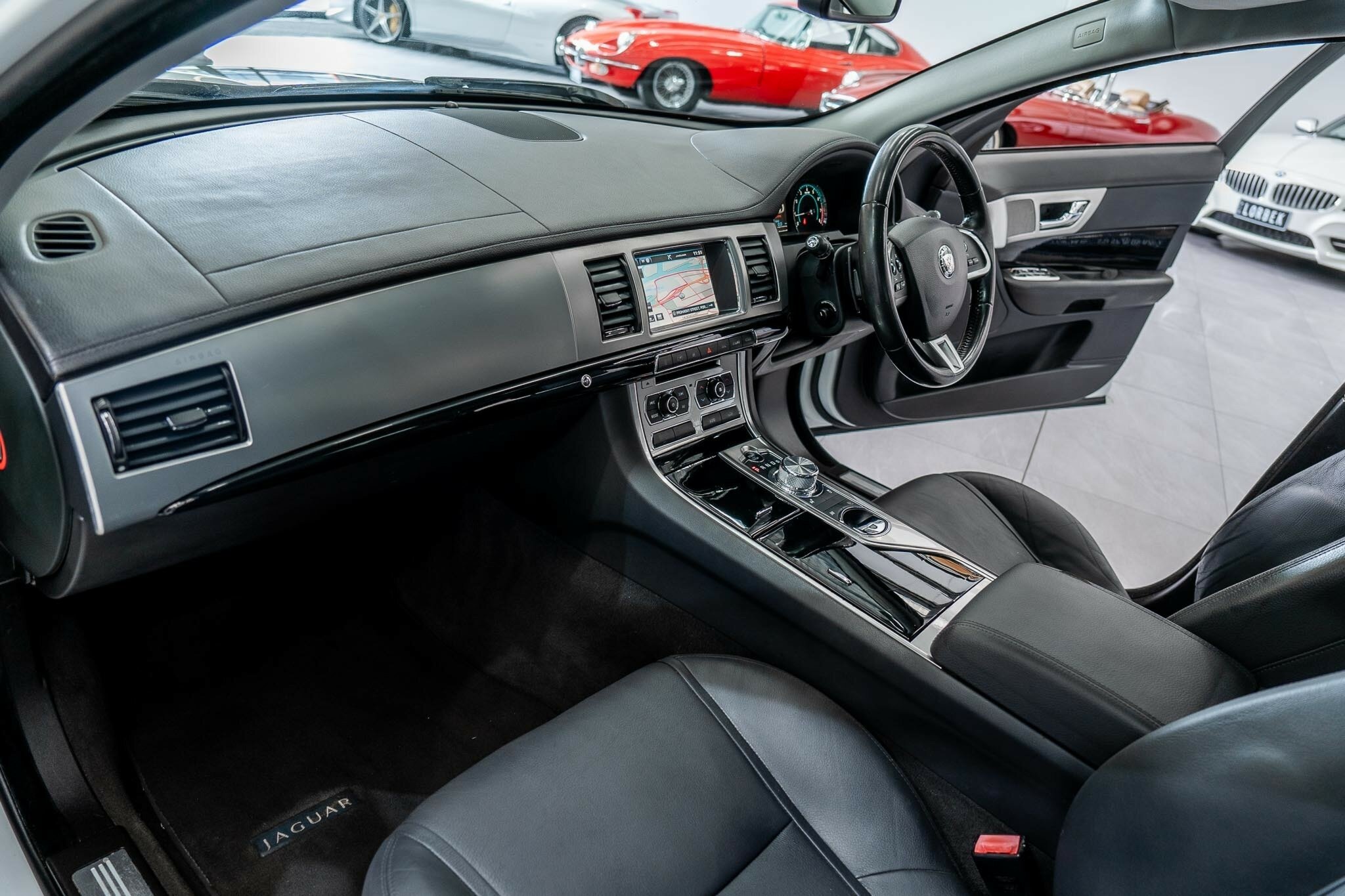 2014 JAGUAR XF MY15 2.0 LUXURY 8 SP AUTOMATIC 4D SEDAN
