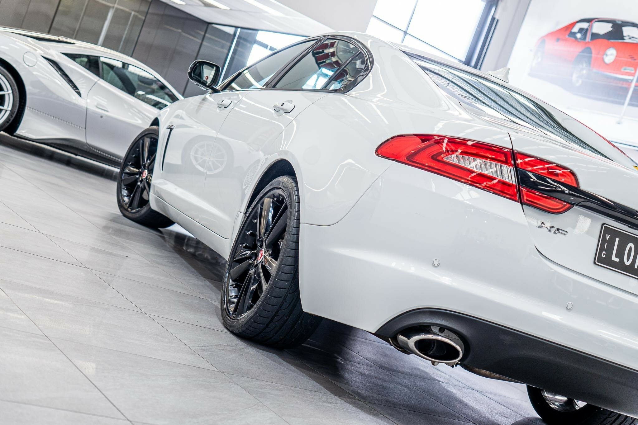2014 JAGUAR XF MY15 2.0 LUXURY 8 SP AUTOMATIC 4D SEDAN