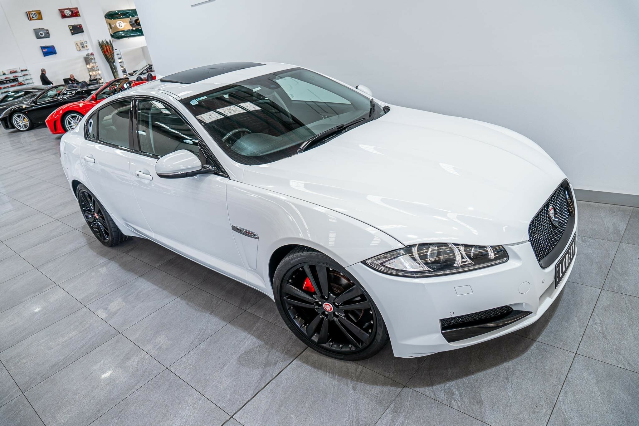 2014 JAGUAR XF MY15 2.0 LUXURY 8 SP AUTOMATIC 4D SEDAN