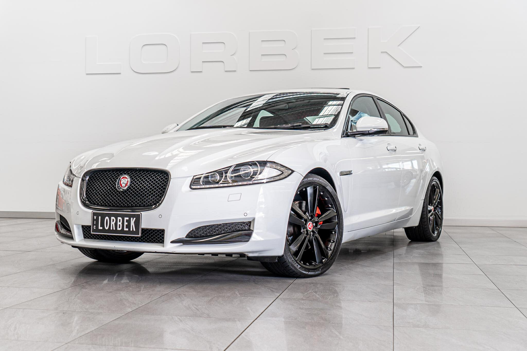 2014 JAGUAR XF MY15 2.0 LUXURY 8 SP AUTOMATIC 4D SEDAN