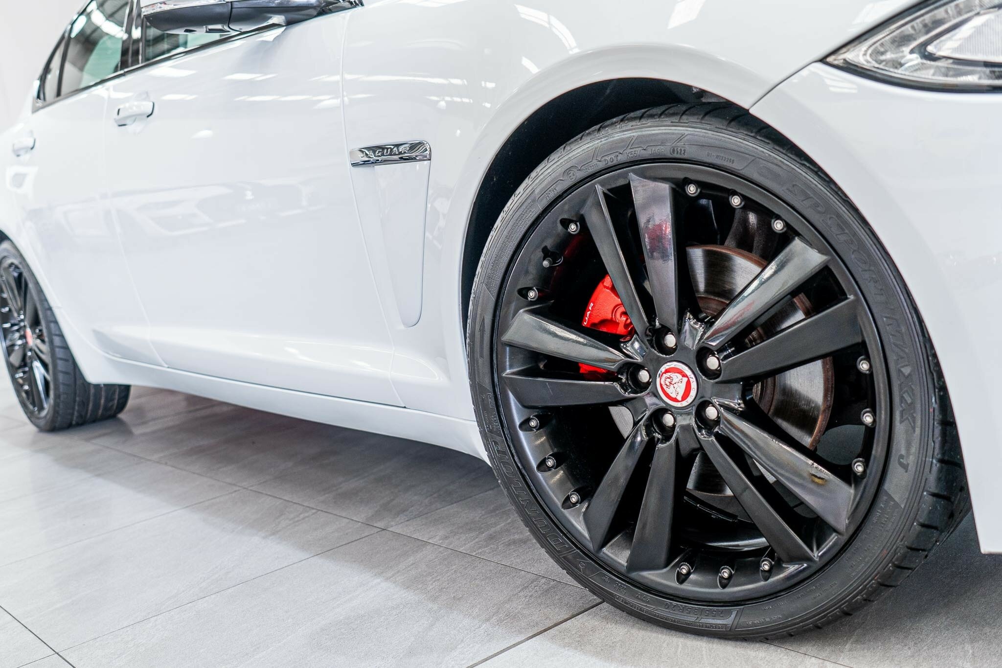 2014 JAGUAR XF MY15 2.0 LUXURY 8 SP AUTOMATIC 4D SEDAN