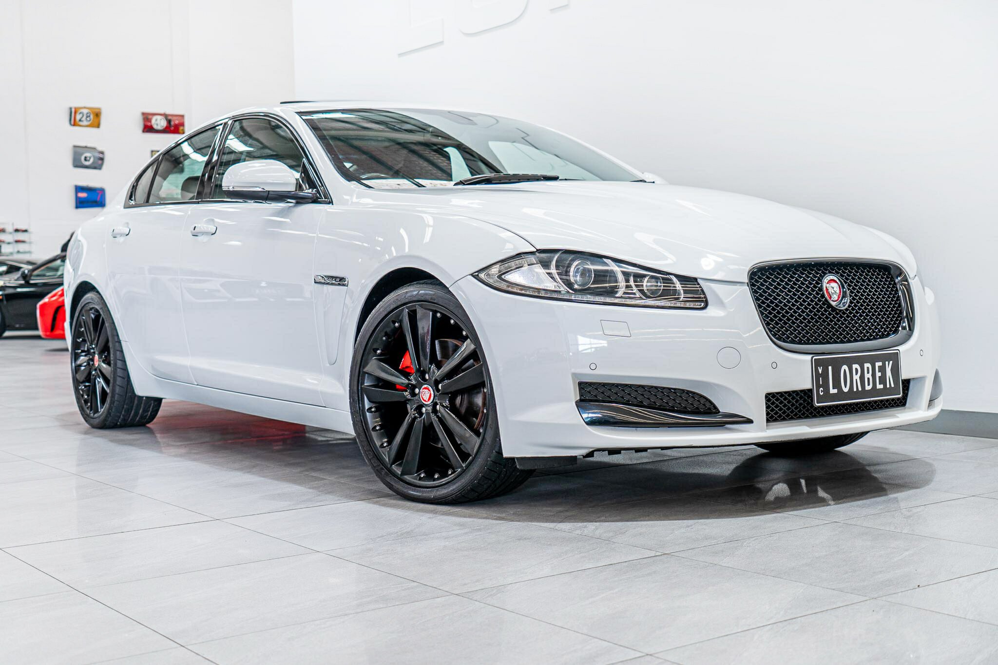 2014 JAGUAR XF MY15 2.0 LUXURY 8 SP AUTOMATIC 4D SEDAN