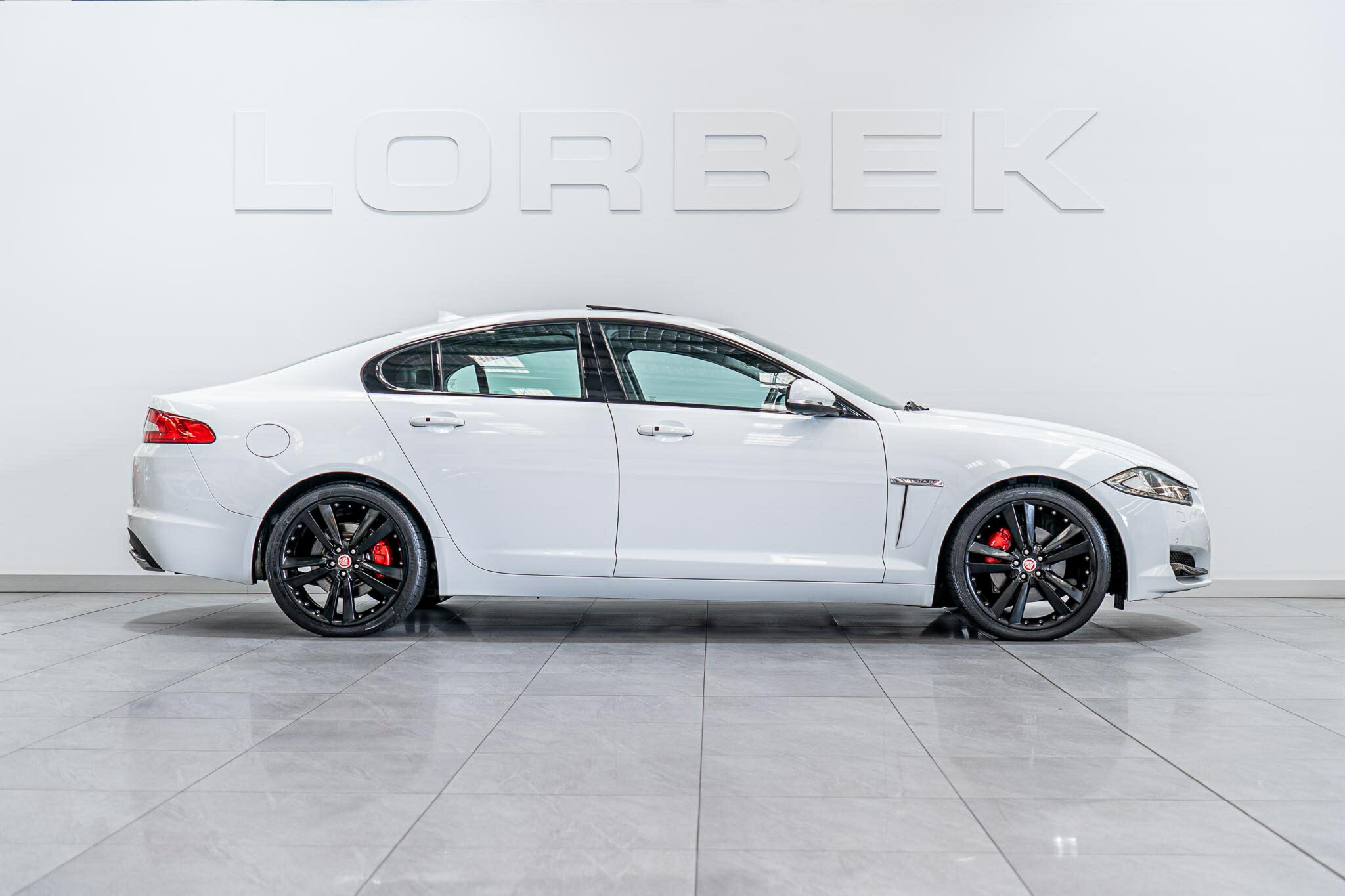 2014 JAGUAR XF MY15 2.0 LUXURY 8 SP AUTOMATIC 4D SEDAN