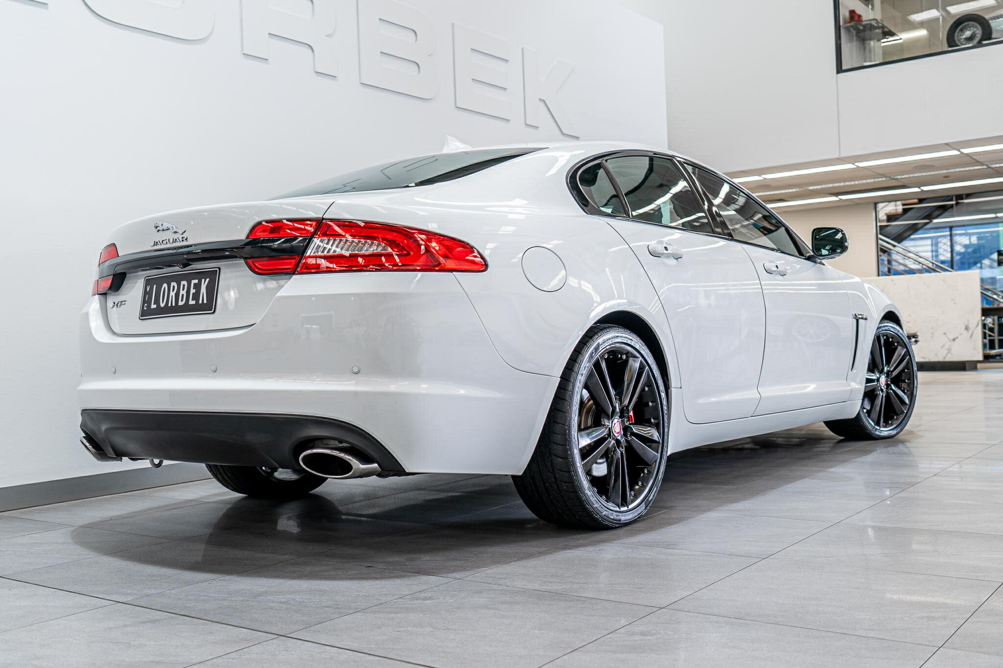 2014 JAGUAR XF MY15 2.0 LUXURY 8 SP AUTOMATIC 4D SEDAN