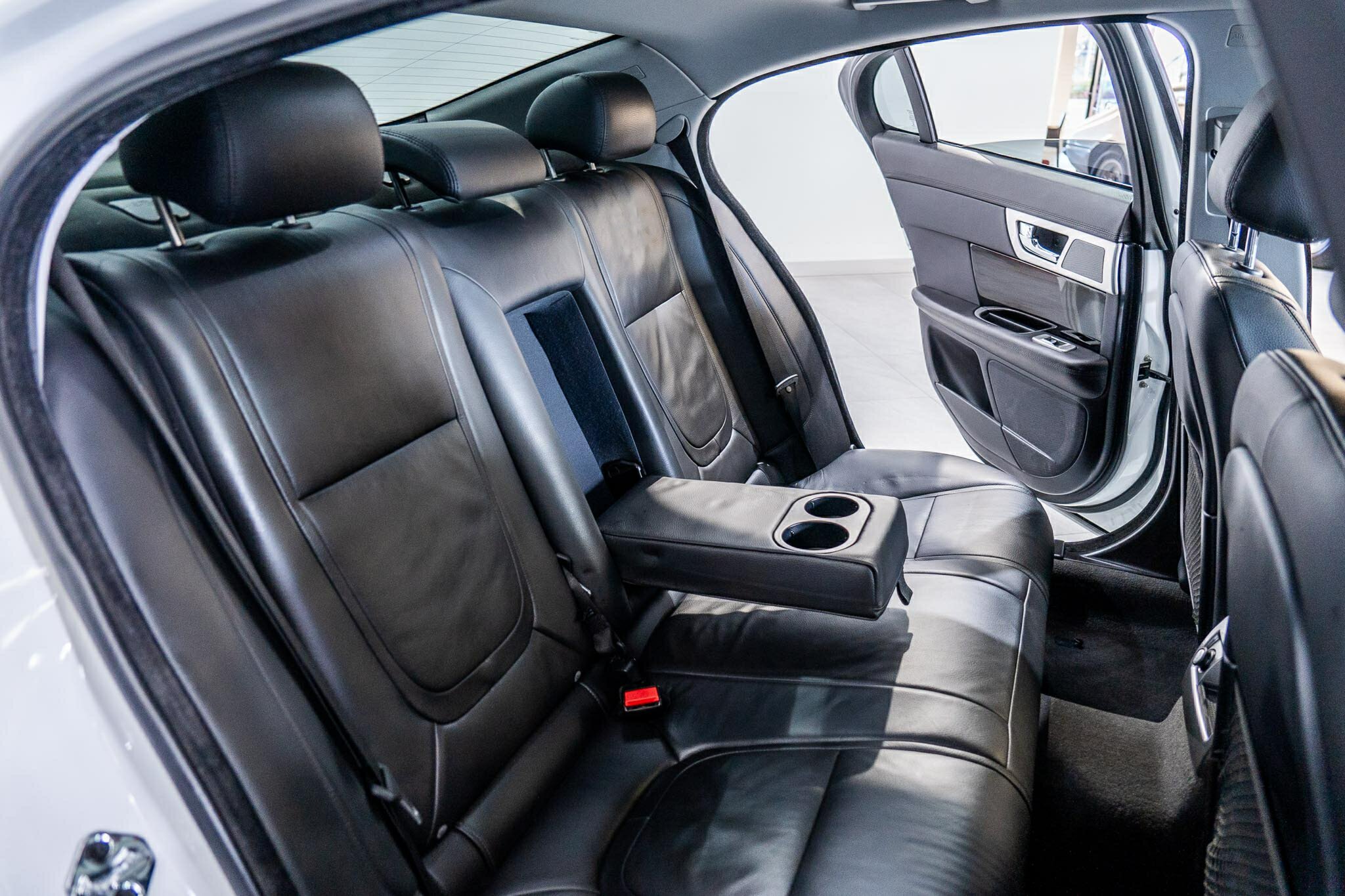 2014 JAGUAR XF MY14 3.0D LUXURY 8 SP AUTOMATIC 4D SEDAN