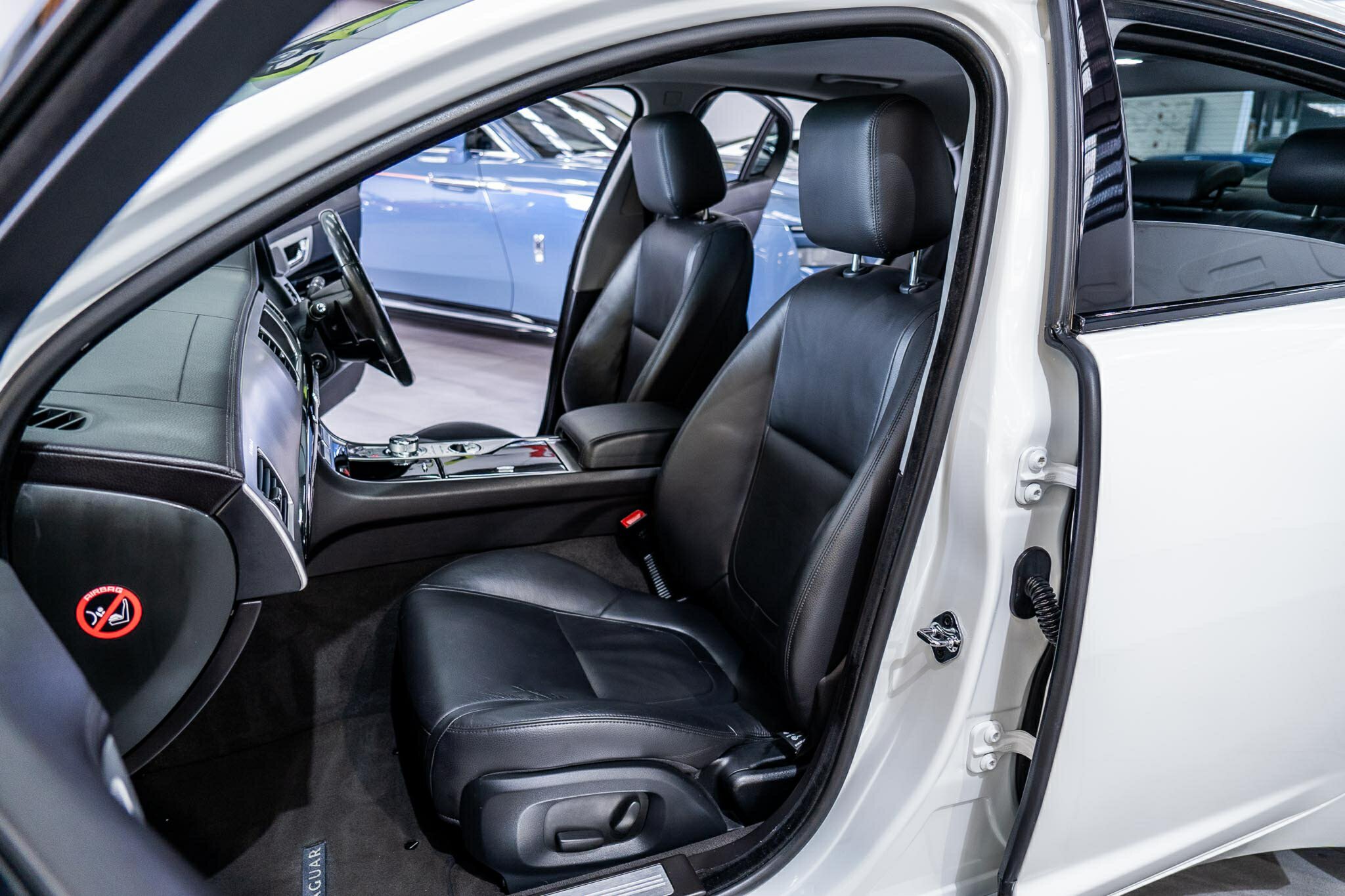 2014 JAGUAR XF MY14 3.0D LUXURY 8 SP AUTOMATIC 4D SEDAN