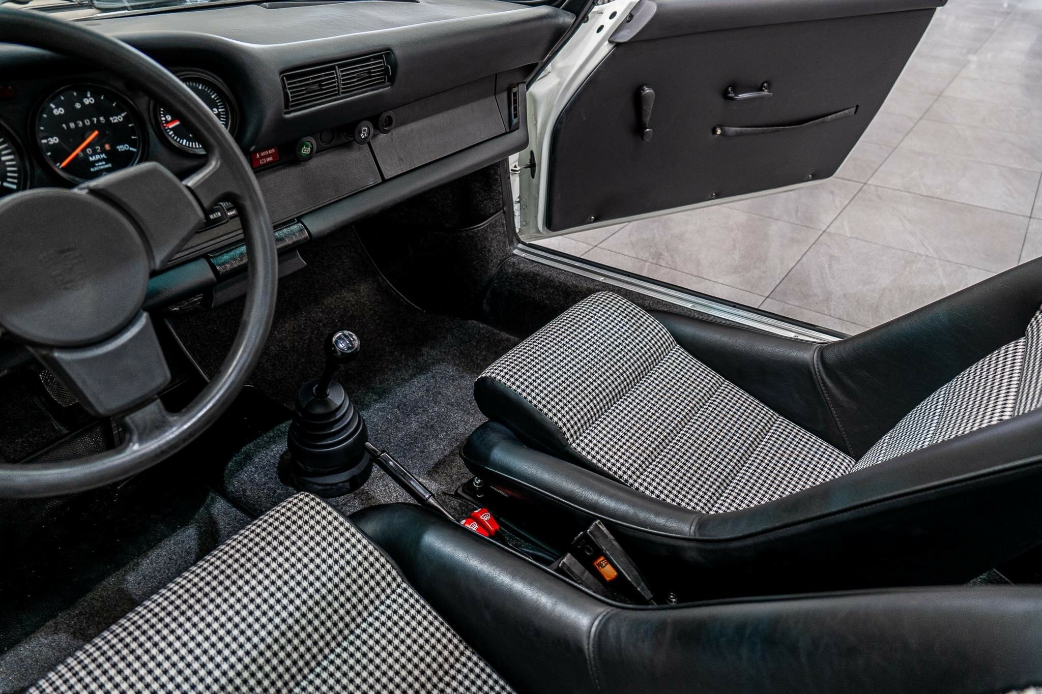 1977 PORSCHE 911 2.7 4 SP MANUAL 2D TARGA