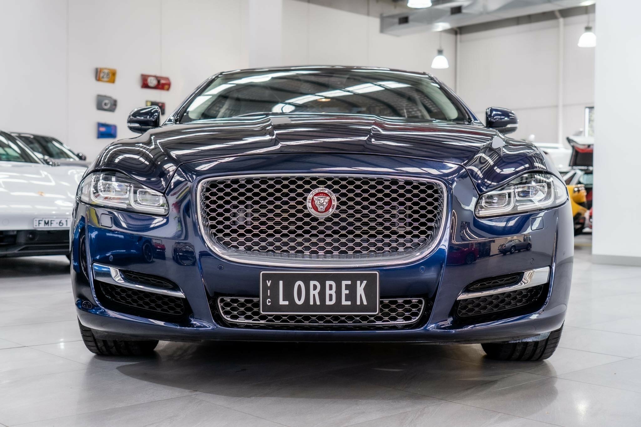 2016 JAGUAR XJ X351 MY16 3.0D V6 PREMIUM LUXURY LWB 8 SP AUTOMATIC 4D SEDAN