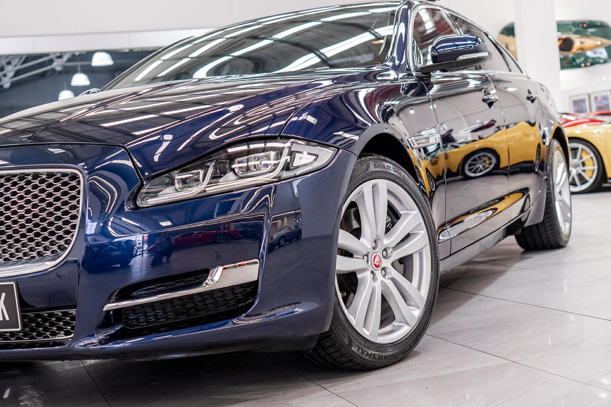 2016 JAGUAR XJ X351 MY16 3.0D V6 PREMIUM LUXURY LWB 8 SP AUTOMATIC 4D SEDAN
