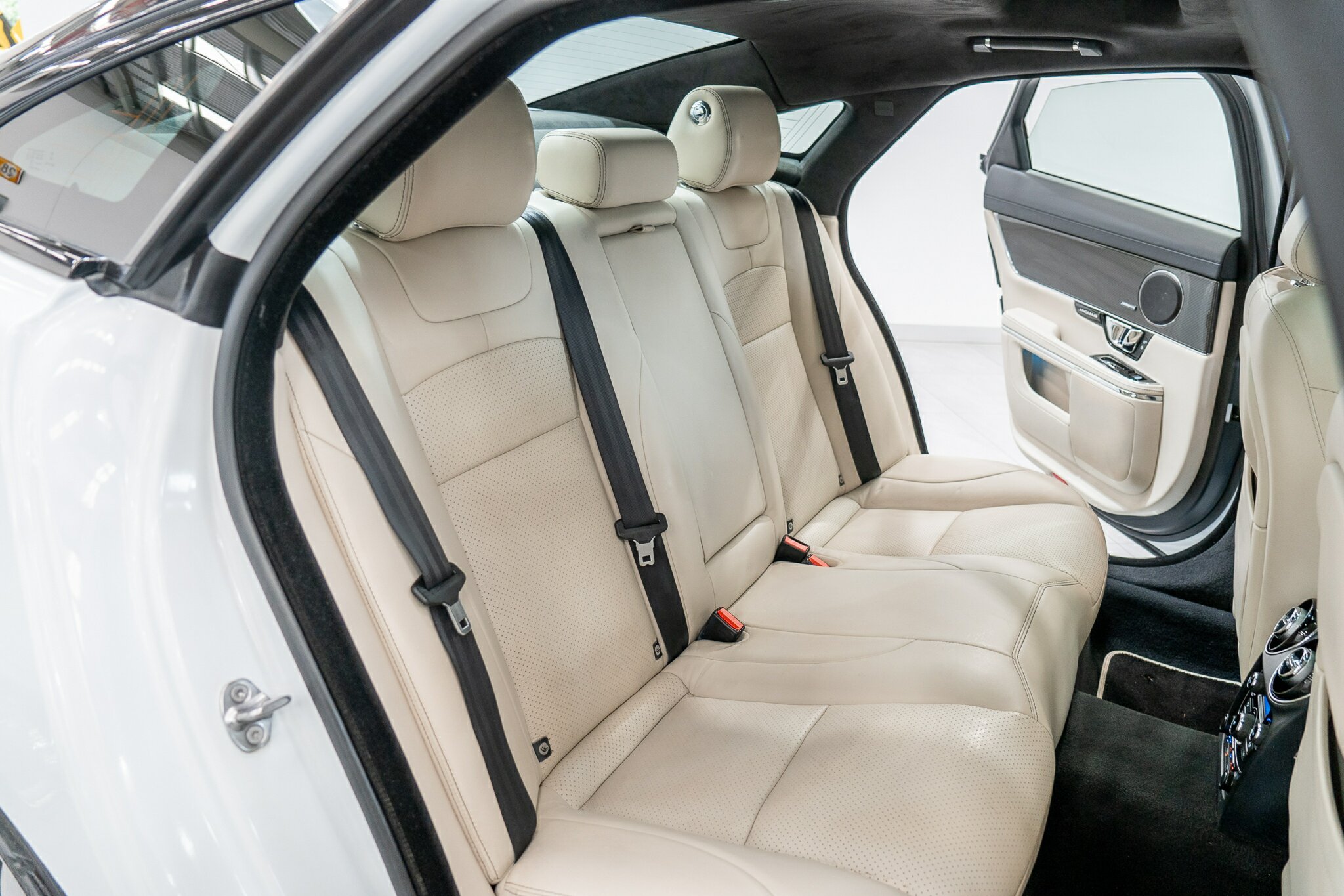 2016 JAGUAR XJ X351 MY16 3.0 V6 SC R-SPORT SWB 8 SP AUTOMATIC 4D SEDAN