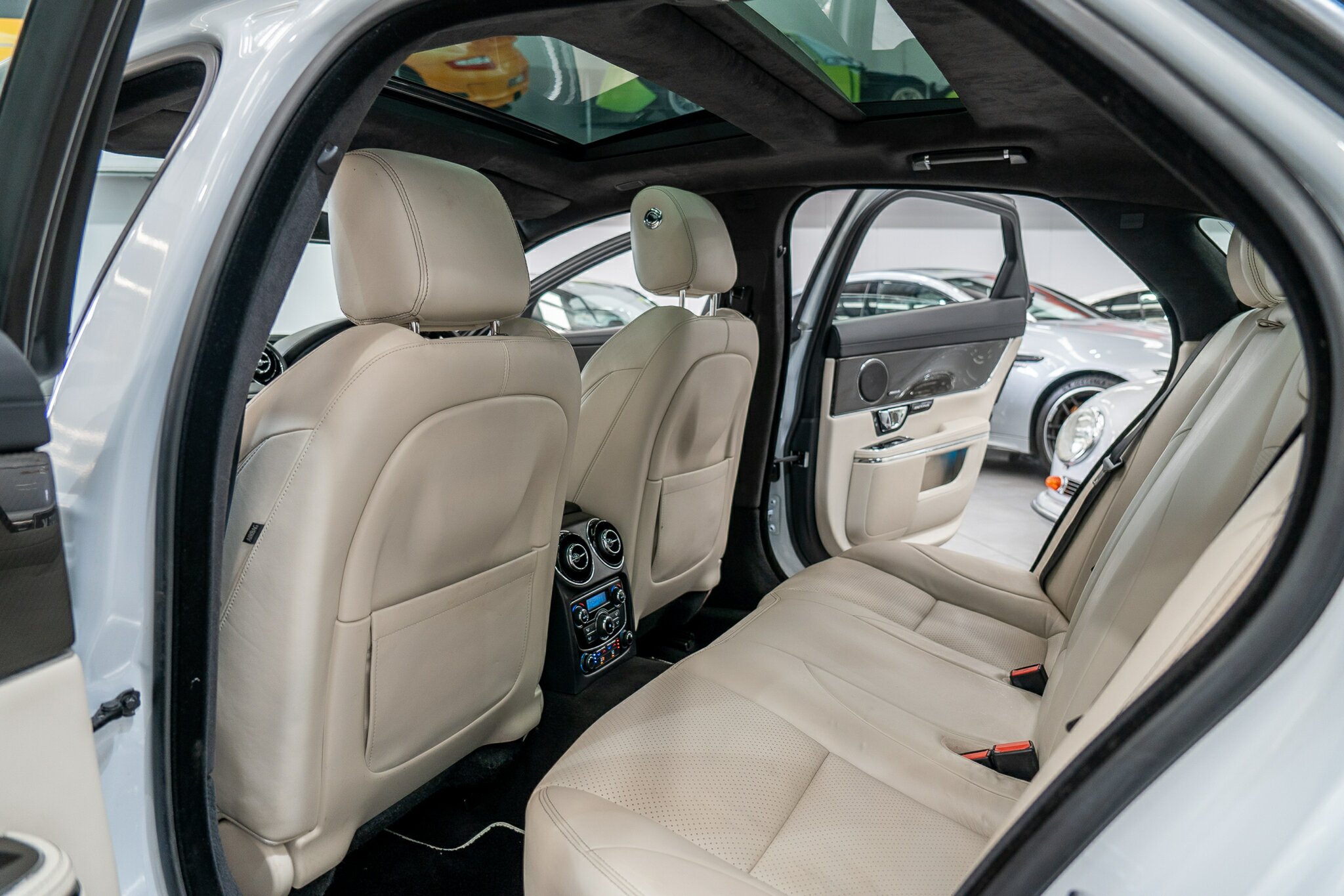 2016 JAGUAR XJ X351 MY16 3.0 V6 SC R-SPORT SWB 8 SP AUTOMATIC 4D SEDAN