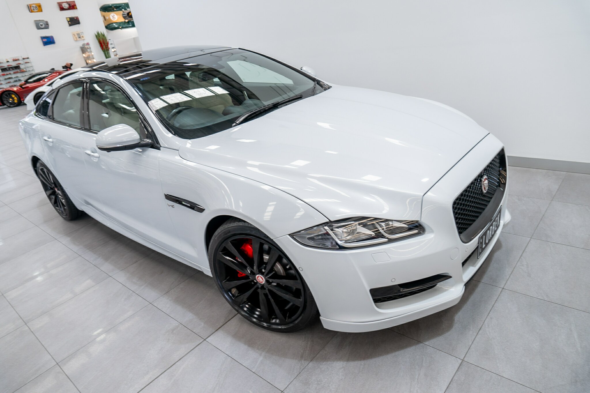 2016 JAGUAR XJ X351 MY16 3.0 V6 SC R-SPORT SWB 8 SP AUTOMATIC 4D SEDAN