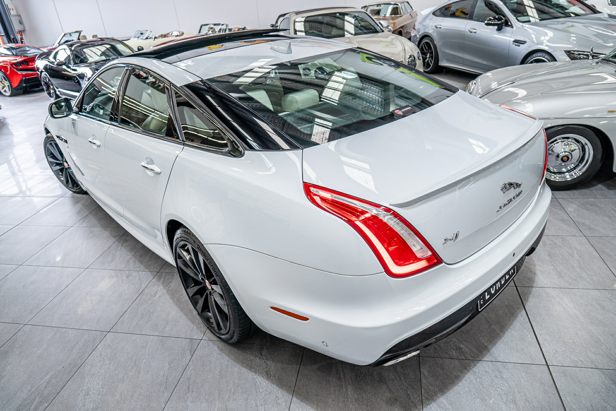 2016 JAGUAR XJ X351 MY16 3.0 V6 SC R-SPORT SWB 8 SP AUTOMATIC 4D SEDAN