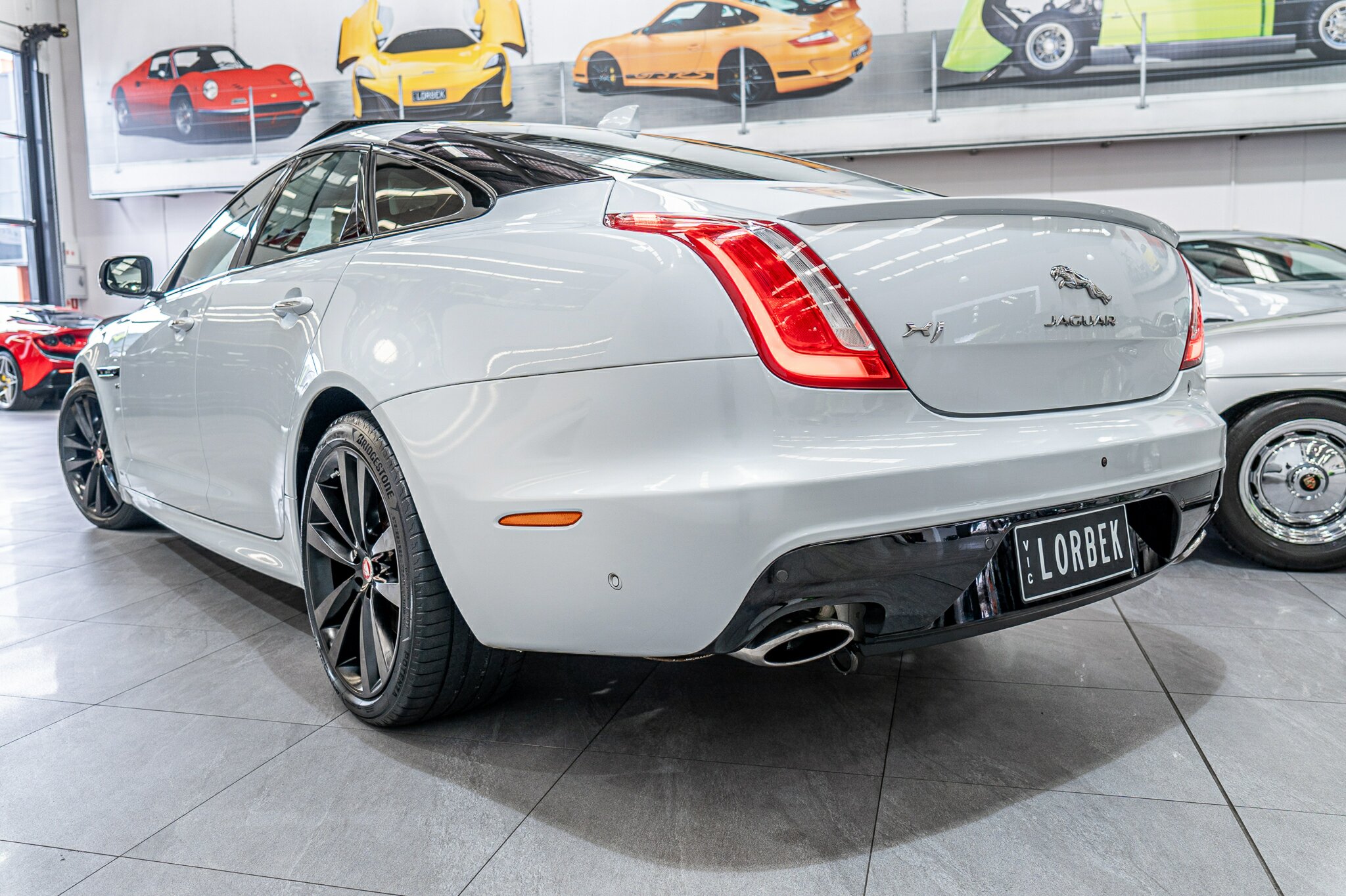 2016 JAGUAR XJ X351 MY16 3.0 V6 SC R-SPORT SWB 8 SP AUTOMATIC 4D SEDAN