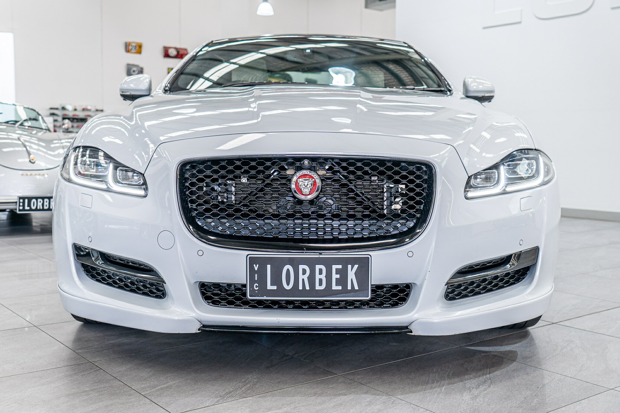 2016 JAGUAR XJ X351 MY16 3.0 V6 SC R-SPORT SWB 8 SP AUTOMATIC 4D SEDAN