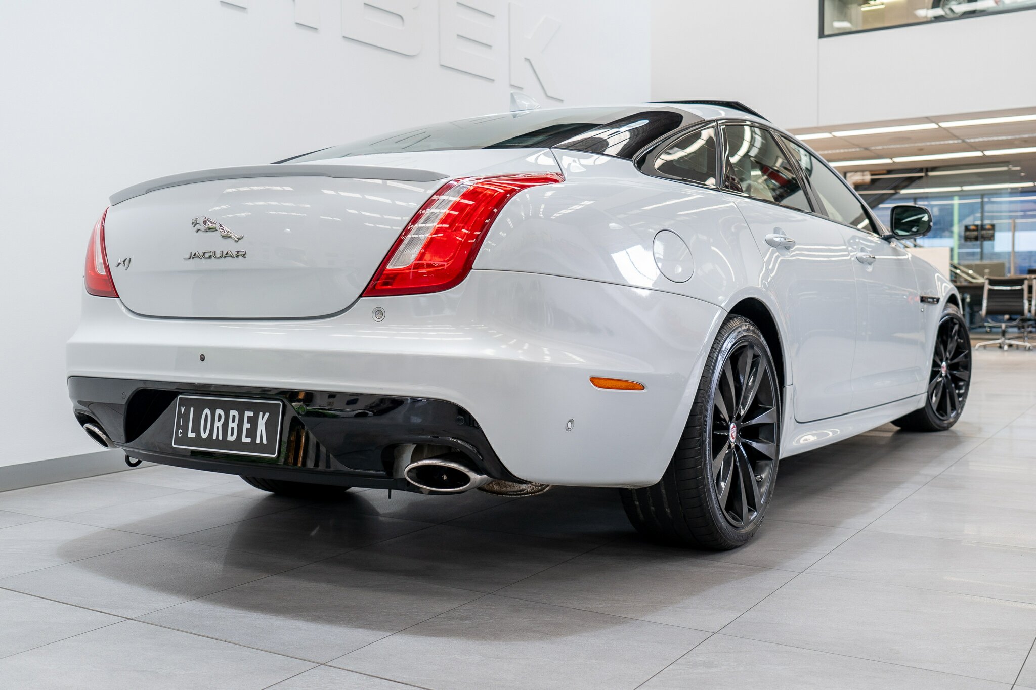 2016 JAGUAR XJ X351 MY16 3.0 V6 SC R-SPORT SWB 8 SP AUTOMATIC 4D SEDAN