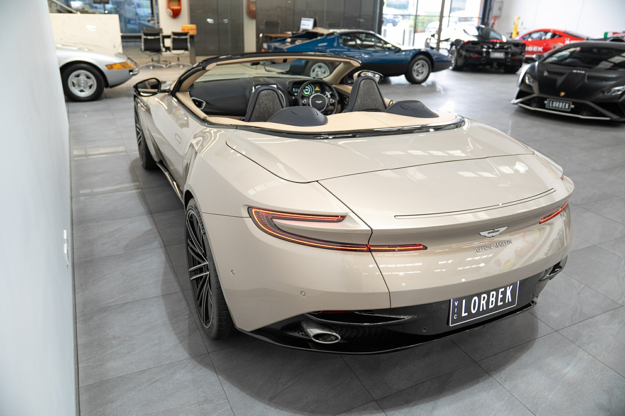 2021 ASTON MARTIN DB11 MY21 VOLANTE 8 SP AUTO STEPTRONIC SPRT 2D CONVERTIBLE