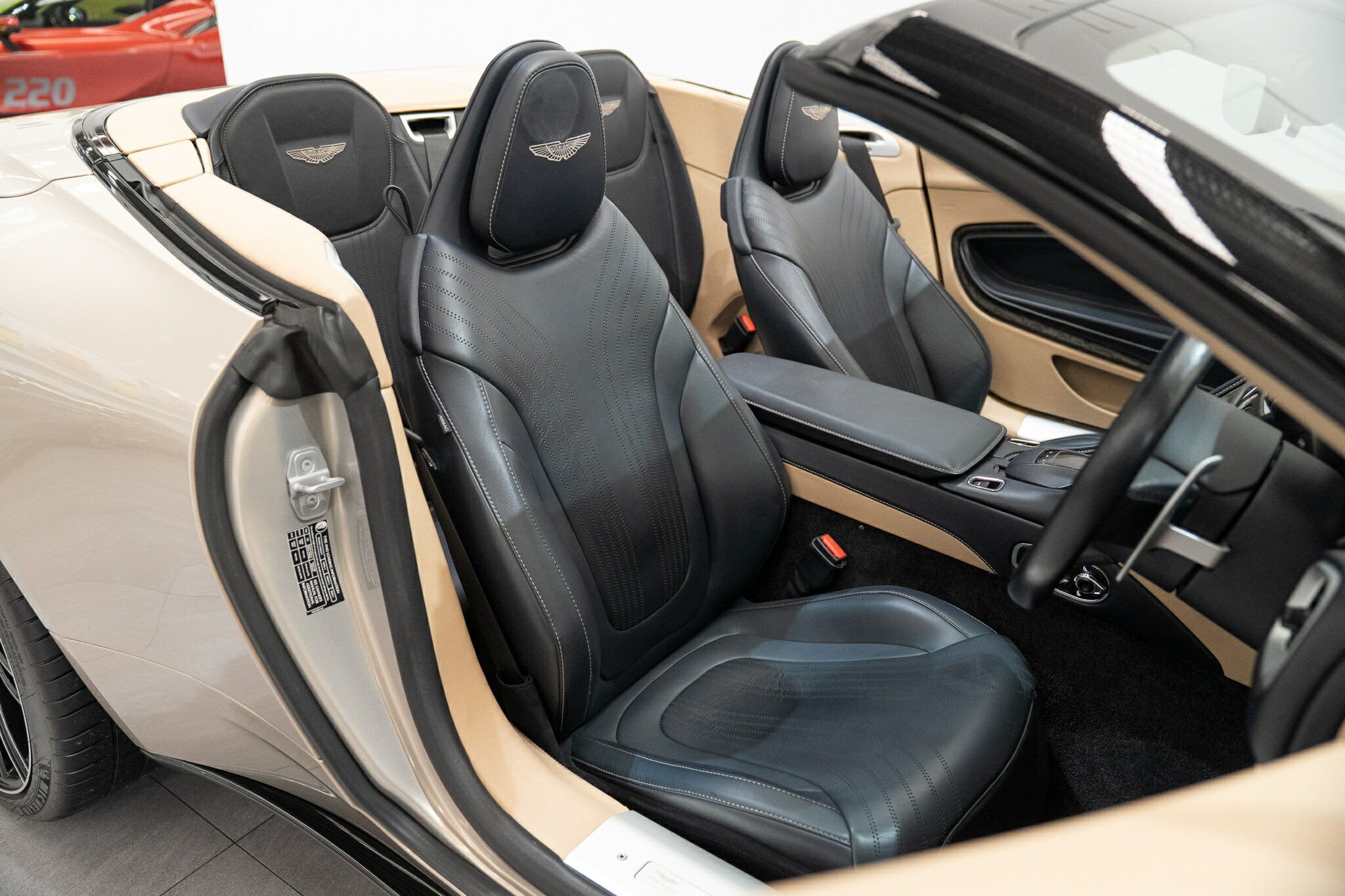 2021 ASTON MARTIN DB11 MY21 VOLANTE 8 SP AUTO STEPTRONIC SPRT 2D CONVERTIBLE