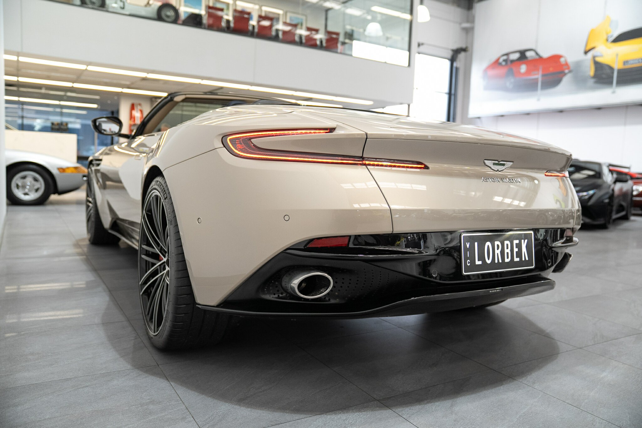 2021 ASTON MARTIN DB11 MY21 VOLANTE 8 SP AUTO STEPTRONIC SPRT 2D CONVERTIBLE
