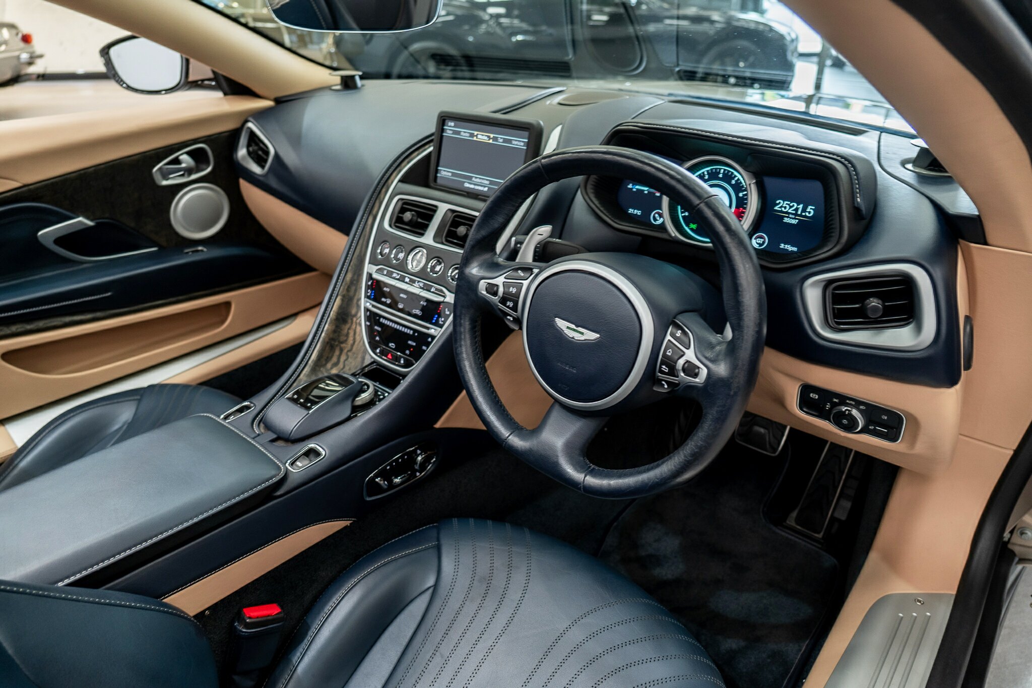 2021 ASTON MARTIN DB11 MY21 VOLANTE 8 SP AUTO STEPTRONIC SPRT 2D CONVERTIBLE