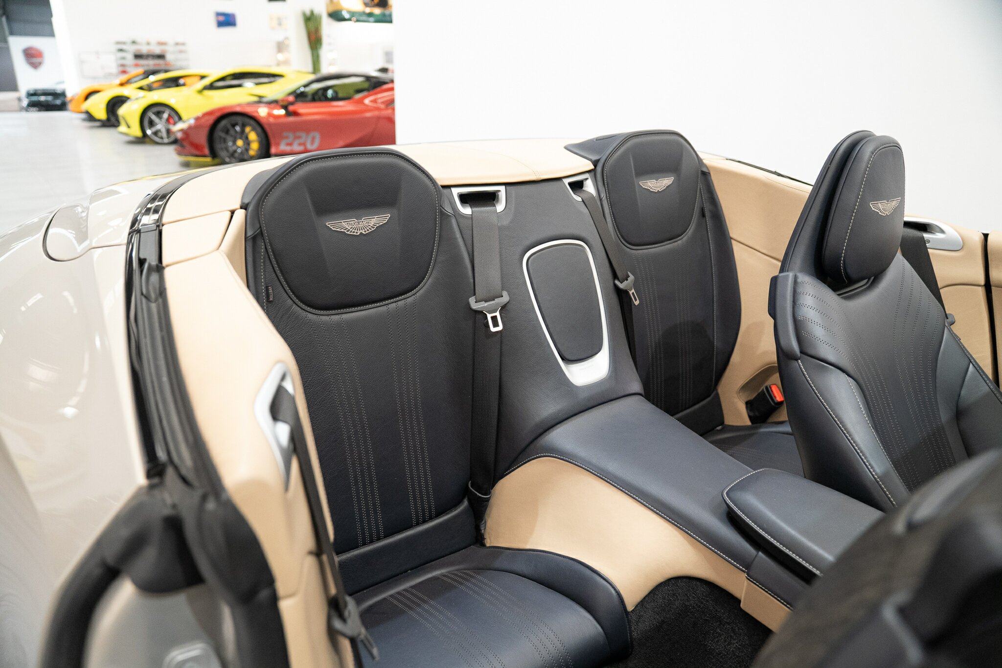 2021 ASTON MARTIN DB11 MY21 VOLANTE 8 SP AUTO STEPTRONIC SPRT 2D CONVERTIBLE