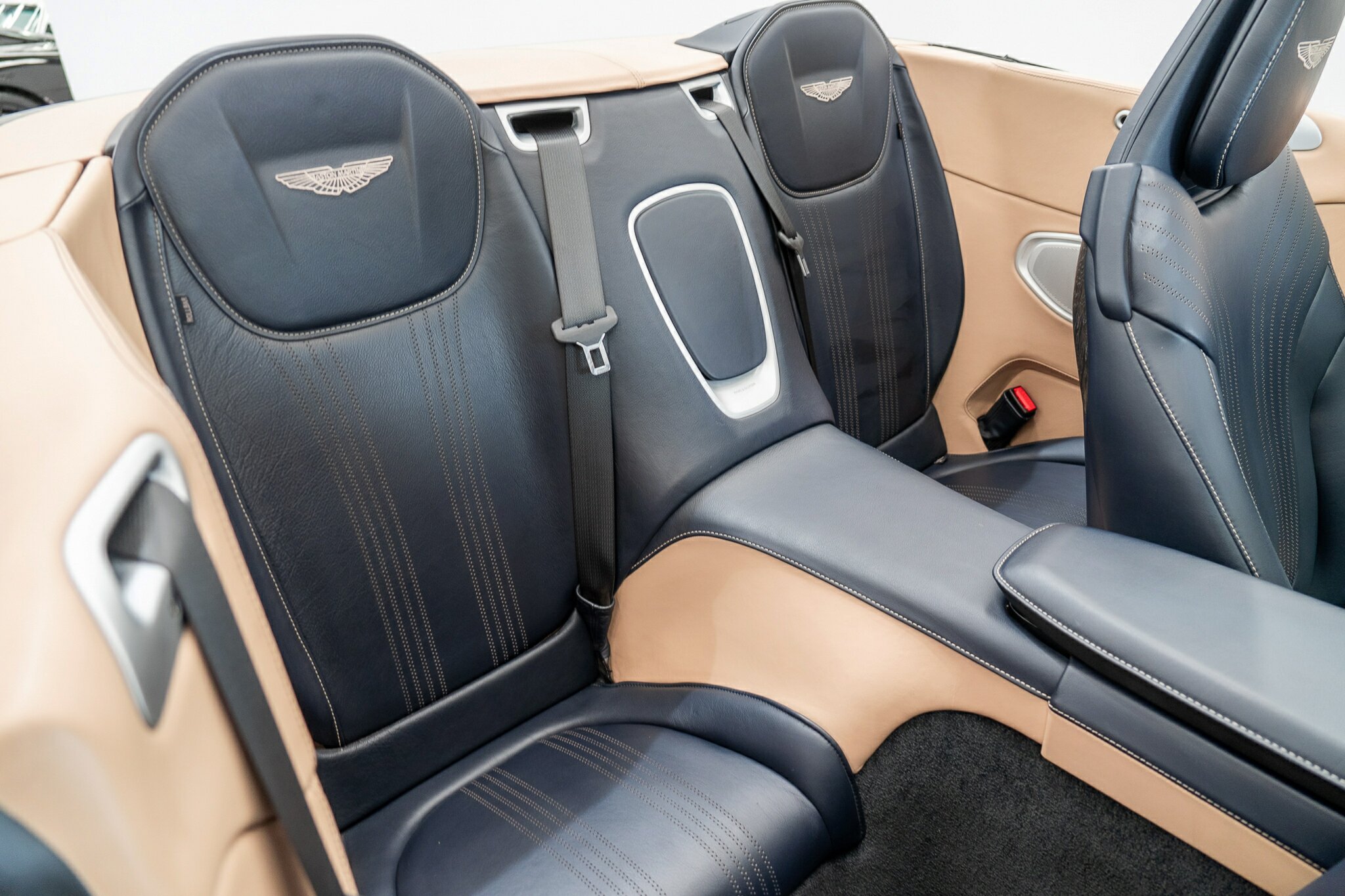 2021 ASTON MARTIN DB11 MY21 VOLANTE 8 SP AUTO STEPTRONIC SPRT 2D CONVERTIBLE