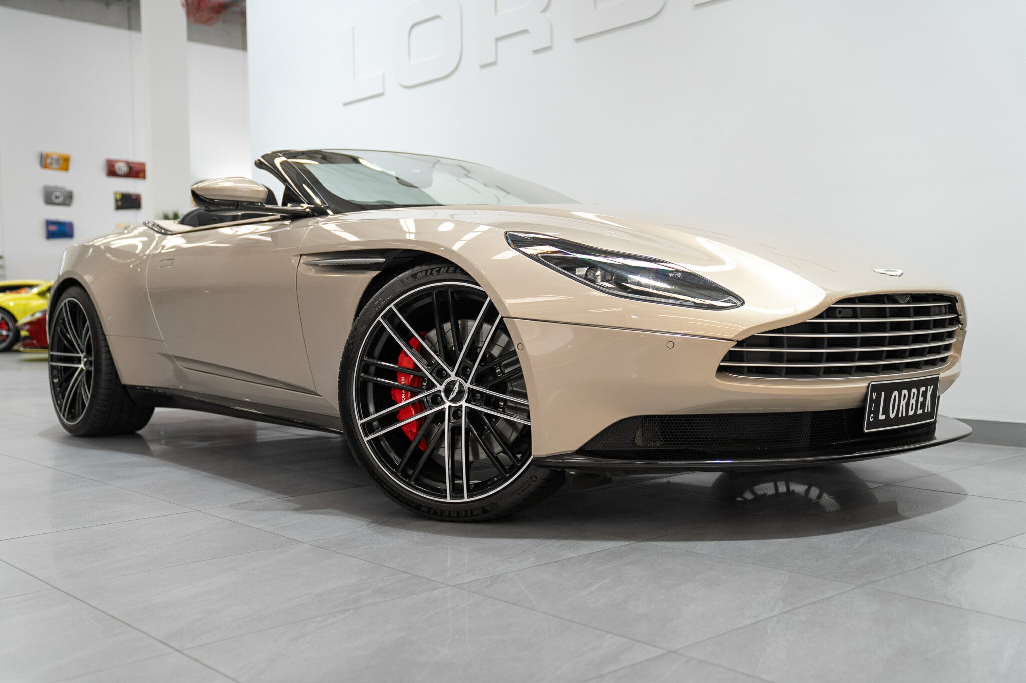 2021 ASTON MARTIN DB11 MY21 VOLANTE 8 SP AUTO STEPTRONIC SPRT 2D CONVERTIBLE