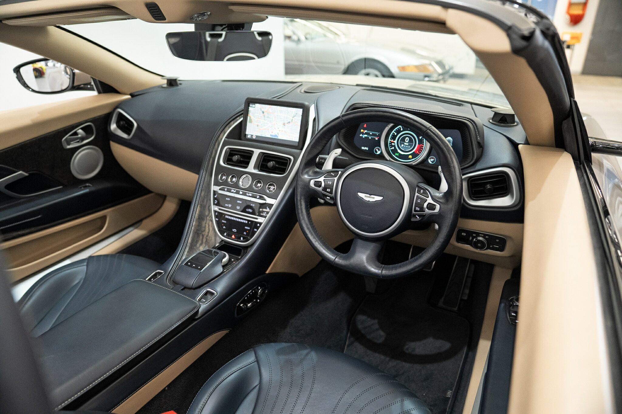 2021 ASTON MARTIN DB11 MY21 VOLANTE 8 SP AUTO STEPTRONIC SPRT 2D CONVERTIBLE