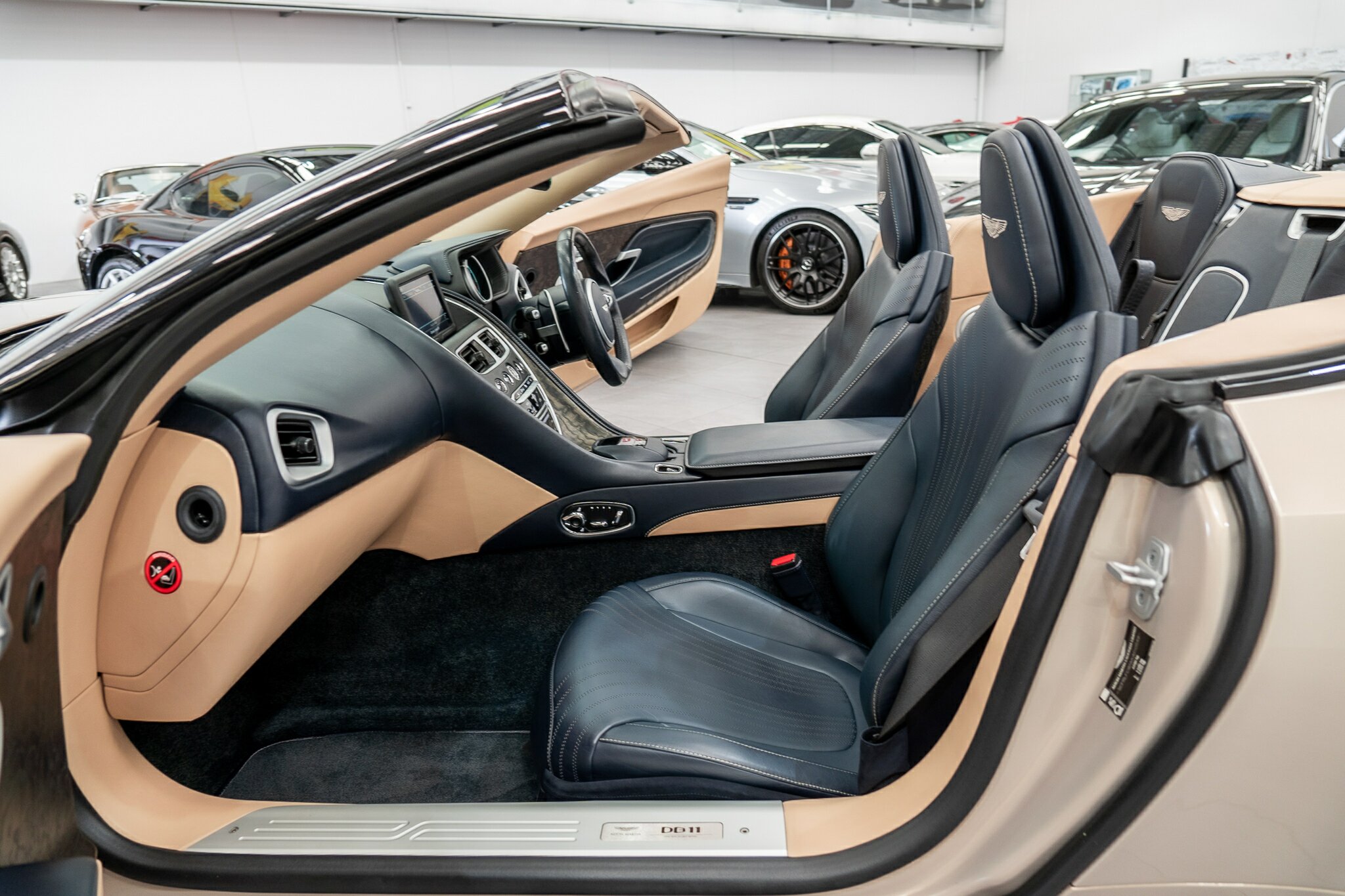 2021 ASTON MARTIN DB11 MY21 VOLANTE 8 SP AUTO STEPTRONIC SPRT 2D CONVERTIBLE