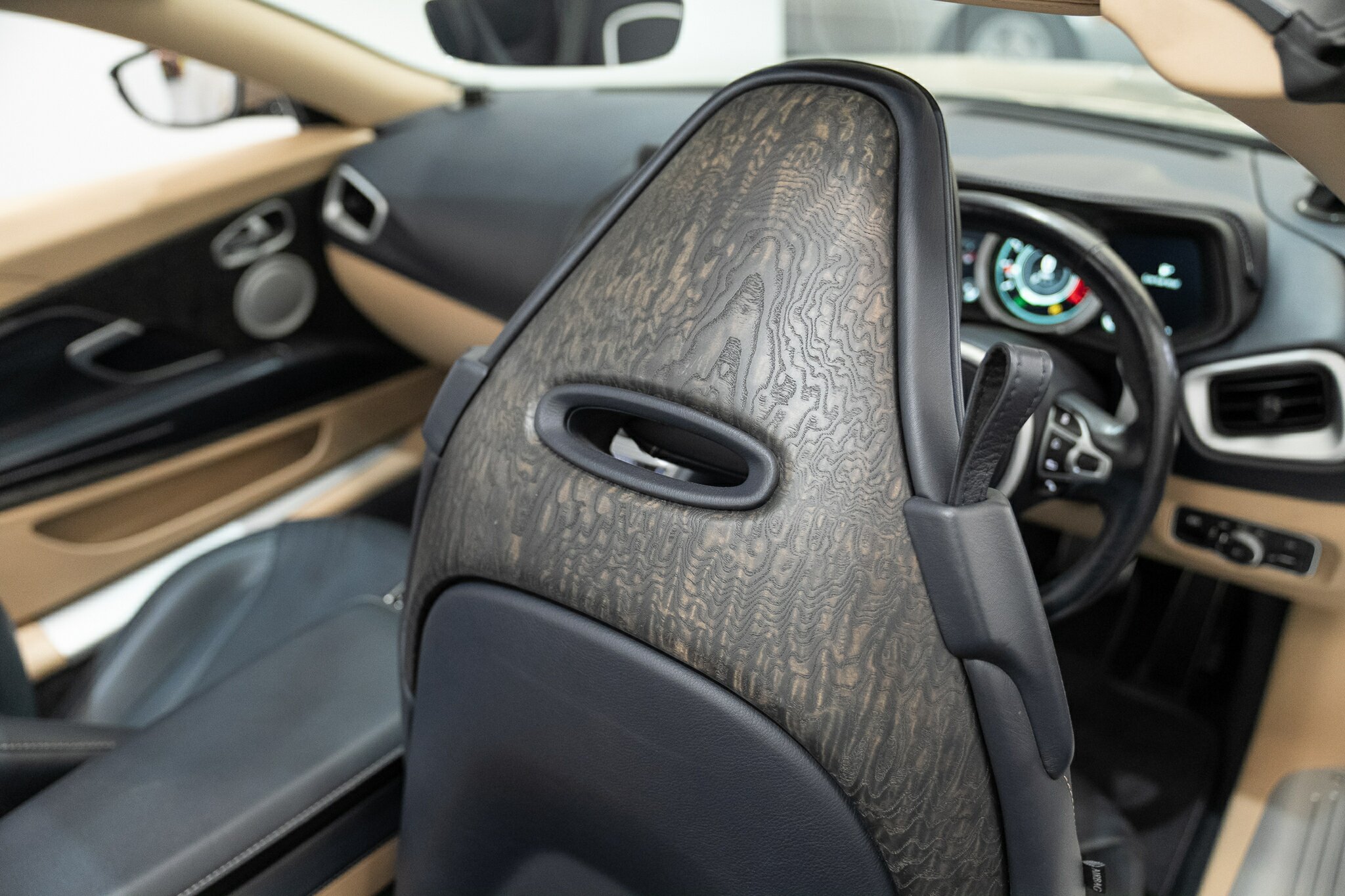 2021 ASTON MARTIN DB11 MY21 VOLANTE 8 SP AUTO STEPTRONIC SPRT 2D CONVERTIBLE
