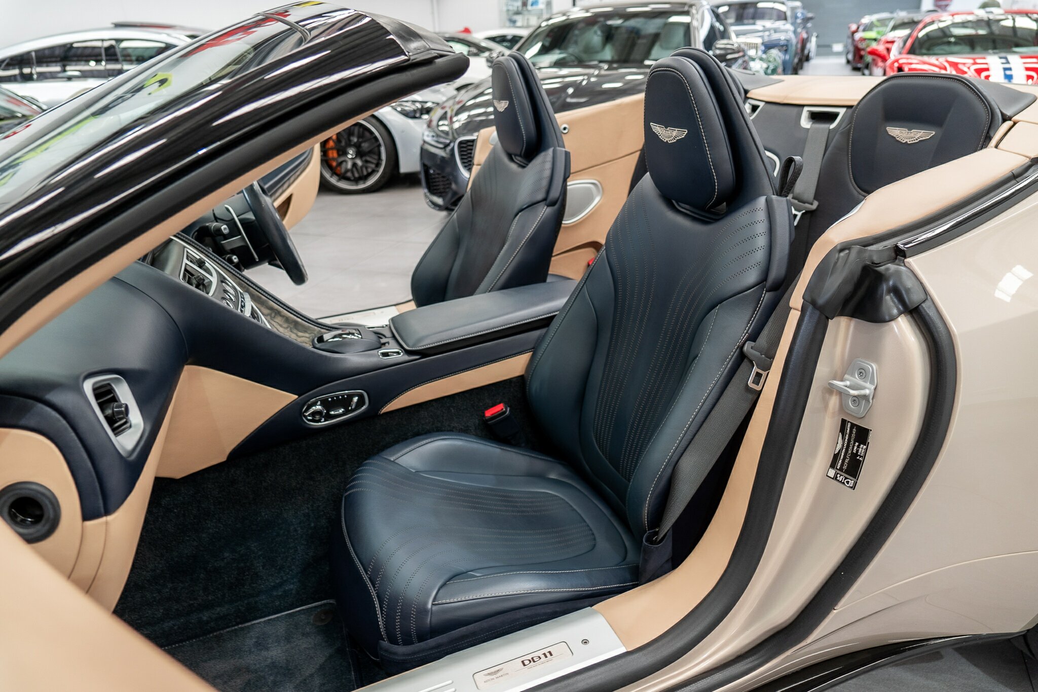 2021 ASTON MARTIN DB11 MY21 VOLANTE 8 SP AUTO STEPTRONIC SPRT 2D CONVERTIBLE