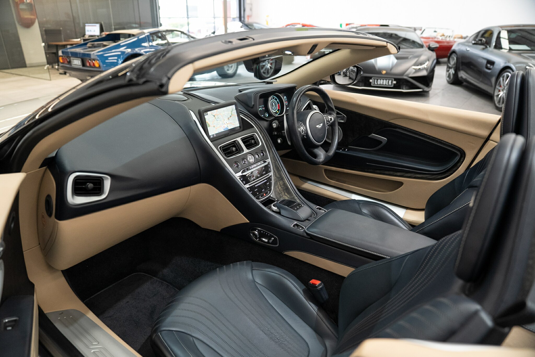 2021 ASTON MARTIN DB11 MY21 VOLANTE 8 SP AUTO STEPTRONIC SPRT 2D CONVERTIBLE