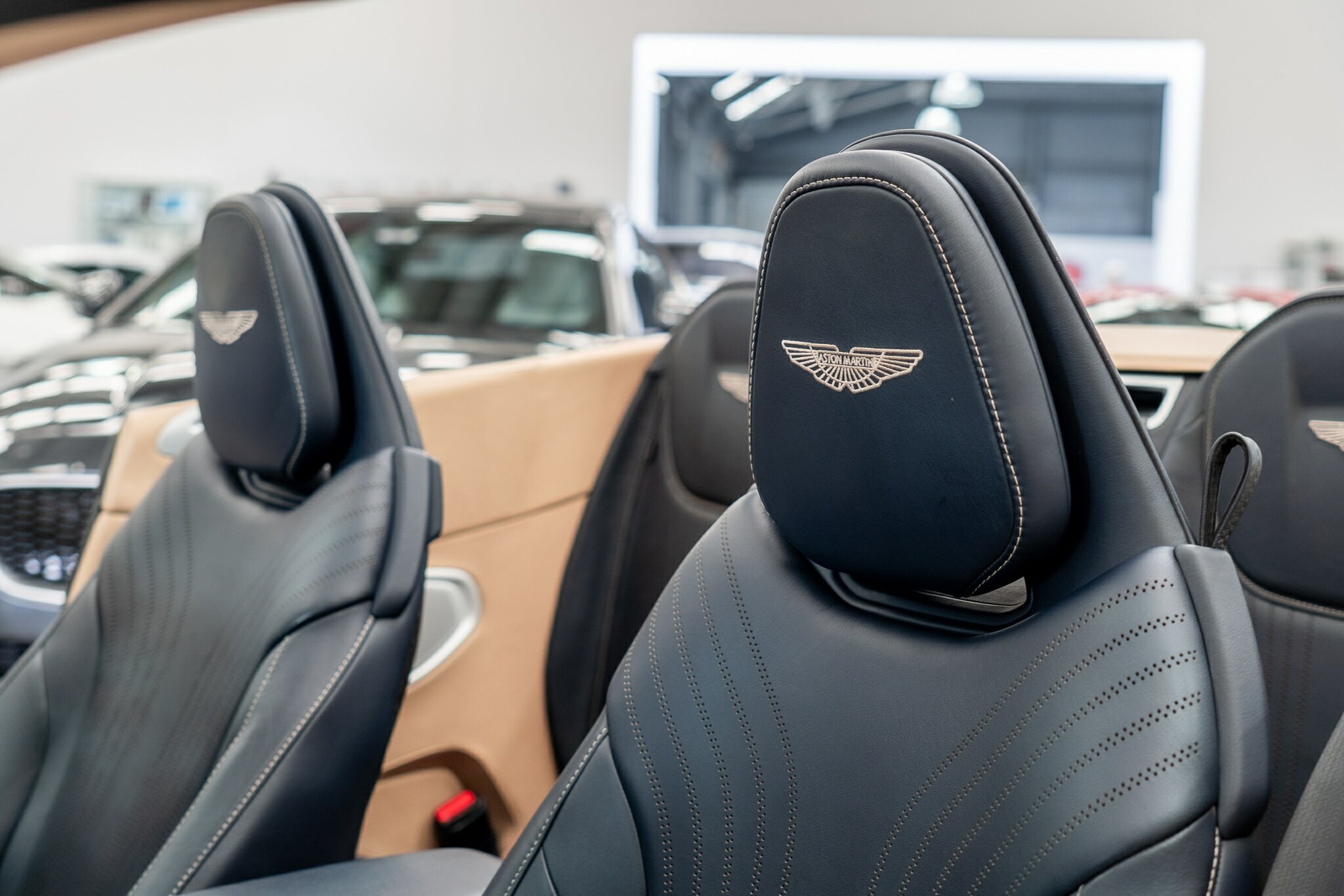 2021 ASTON MARTIN DB11 MY21 VOLANTE 8 SP AUTO STEPTRONIC SPRT 2D CONVERTIBLE
