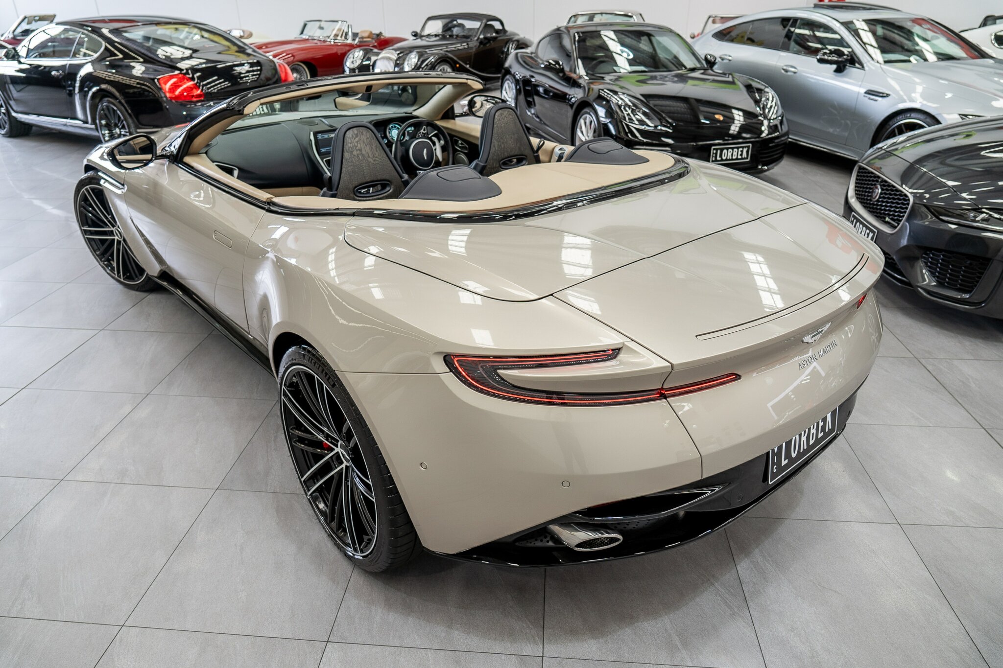 2021 ASTON MARTIN DB11 MY21 VOLANTE 8 SP AUTO STEPTRONIC SPRT 2D CONVERTIBLE