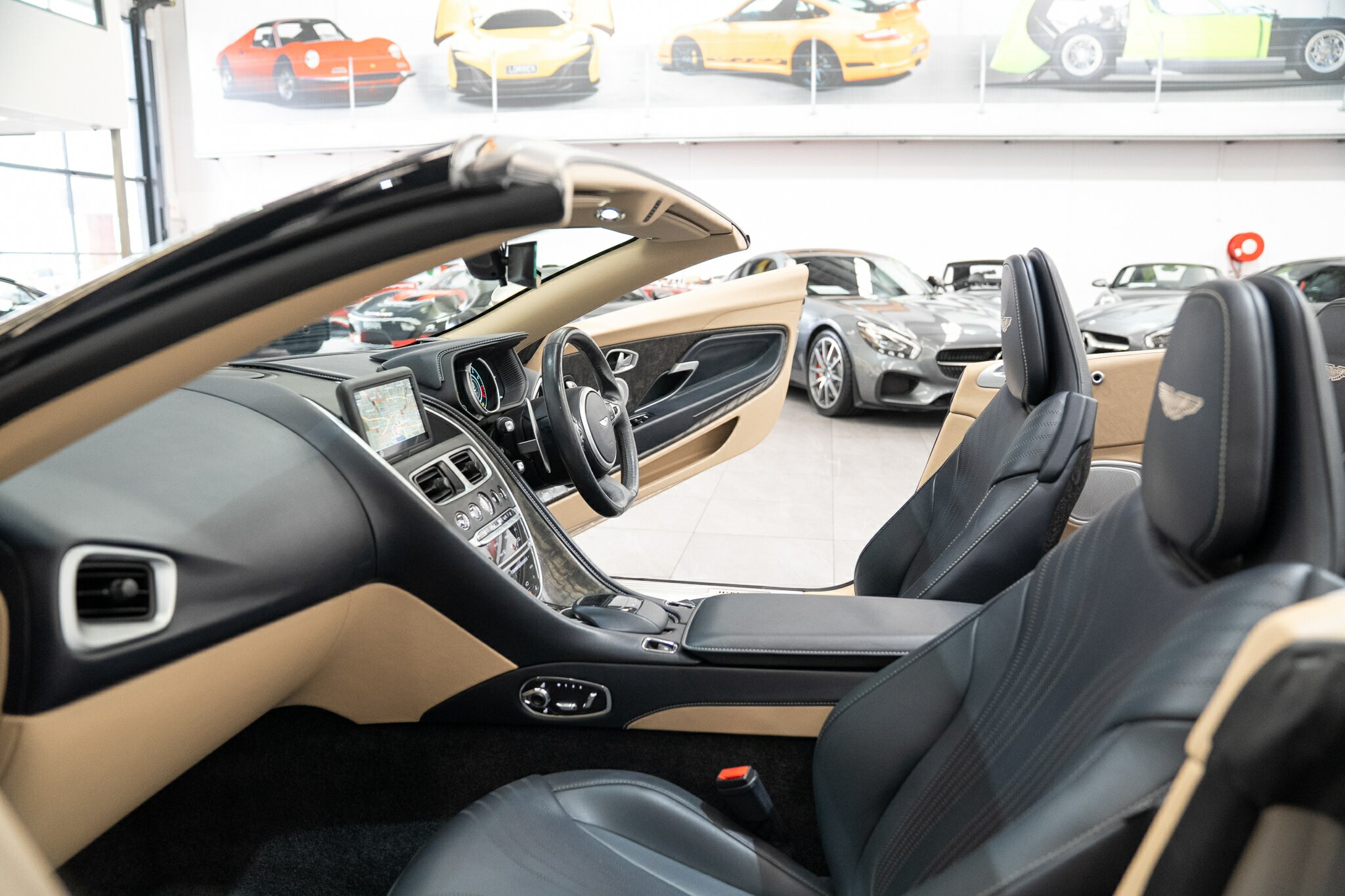 2021 ASTON MARTIN DB11 MY21 VOLANTE 8 SP AUTO STEPTRONIC SPRT 2D CONVERTIBLE