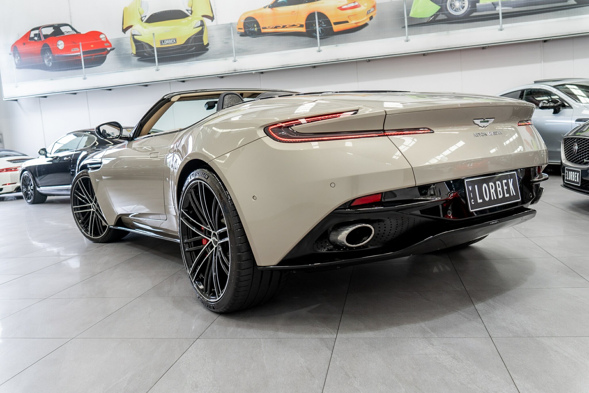 2021 ASTON MARTIN DB11 MY21 VOLANTE 8 SP AUTO STEPTRONIC SPRT 2D CONVERTIBLE