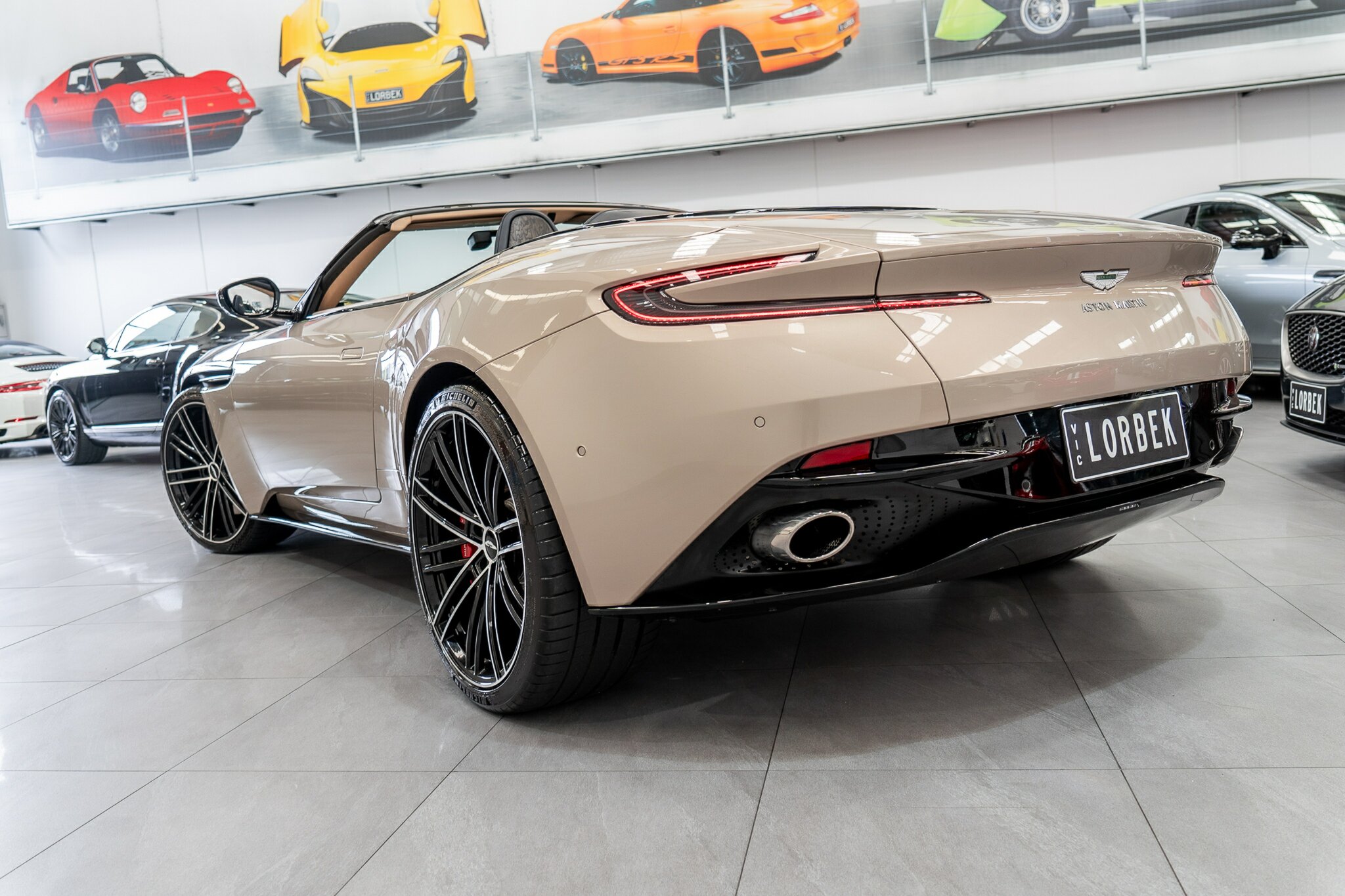 2021 ASTON MARTIN DB11 MY21 VOLANTE 8 SP AUTO STEPTRONIC SPRT 2D CONVERTIBLE