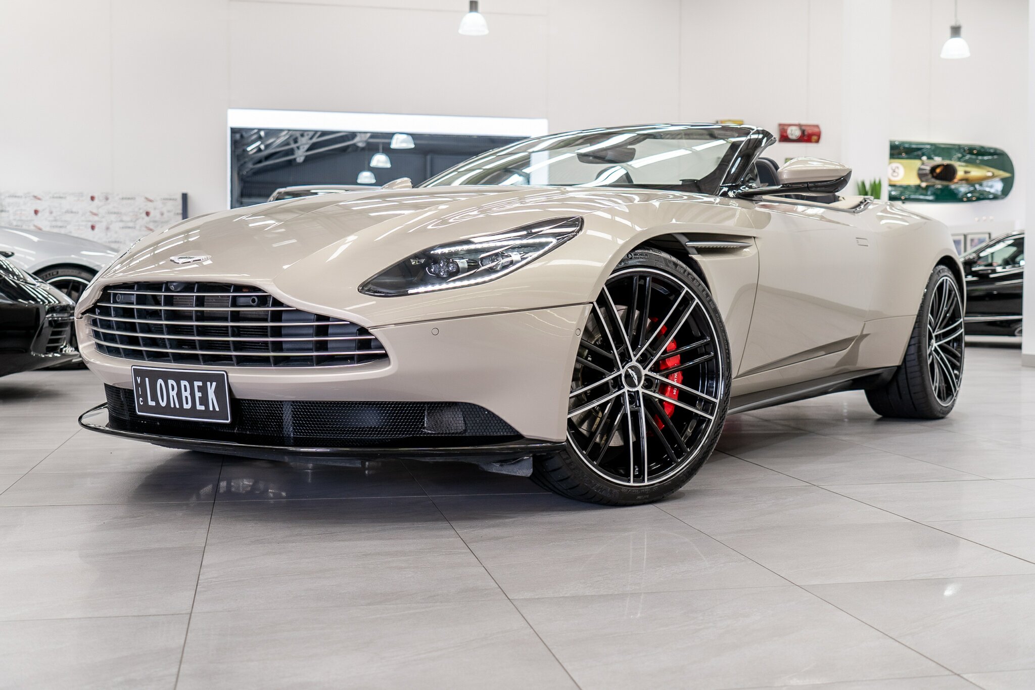 2021 ASTON MARTIN DB11 MY21 VOLANTE 8 SP AUTO STEPTRONIC SPRT 2D CONVERTIBLE