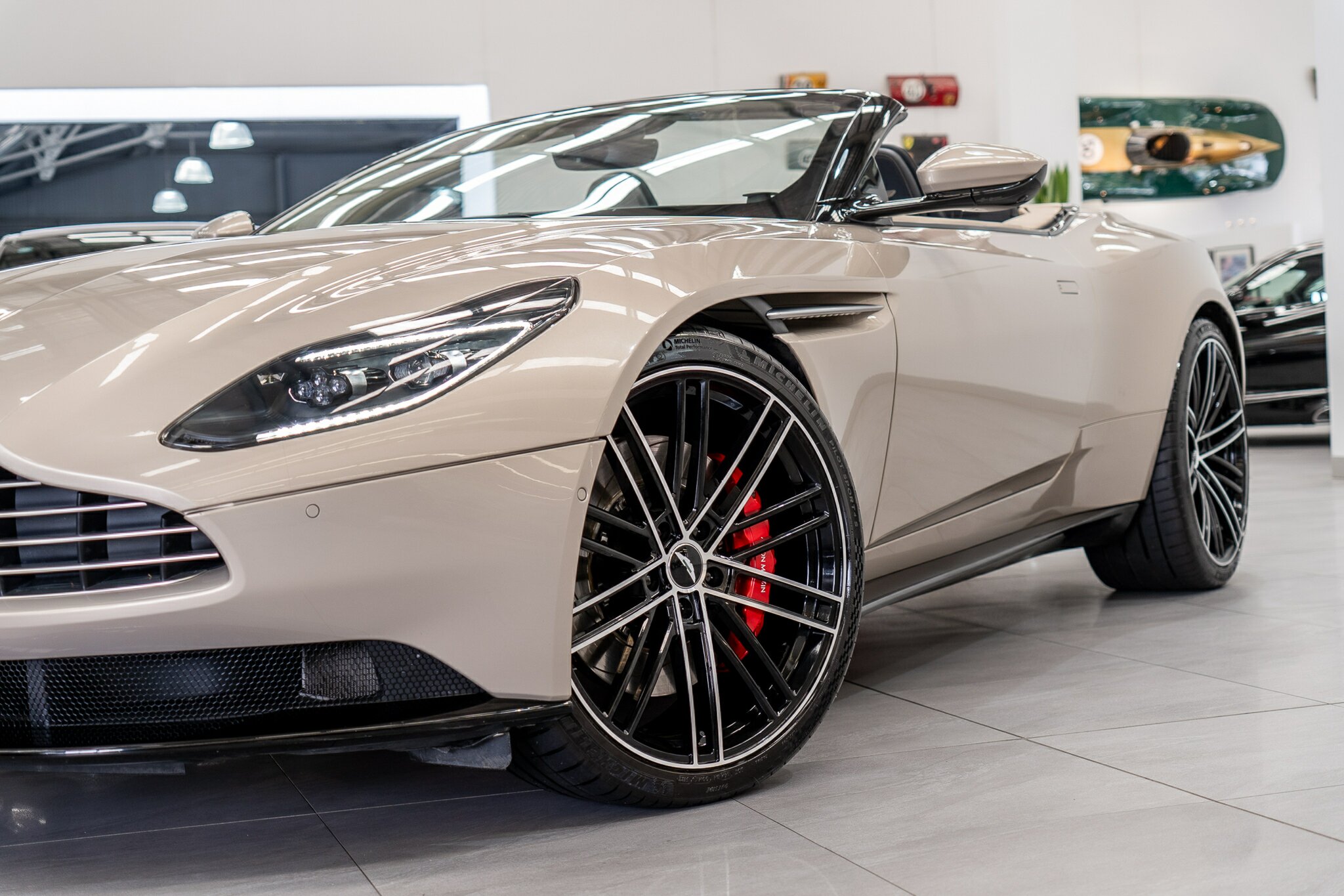 2021 ASTON MARTIN DB11 MY21 VOLANTE 8 SP AUTO STEPTRONIC SPRT 2D CONVERTIBLE