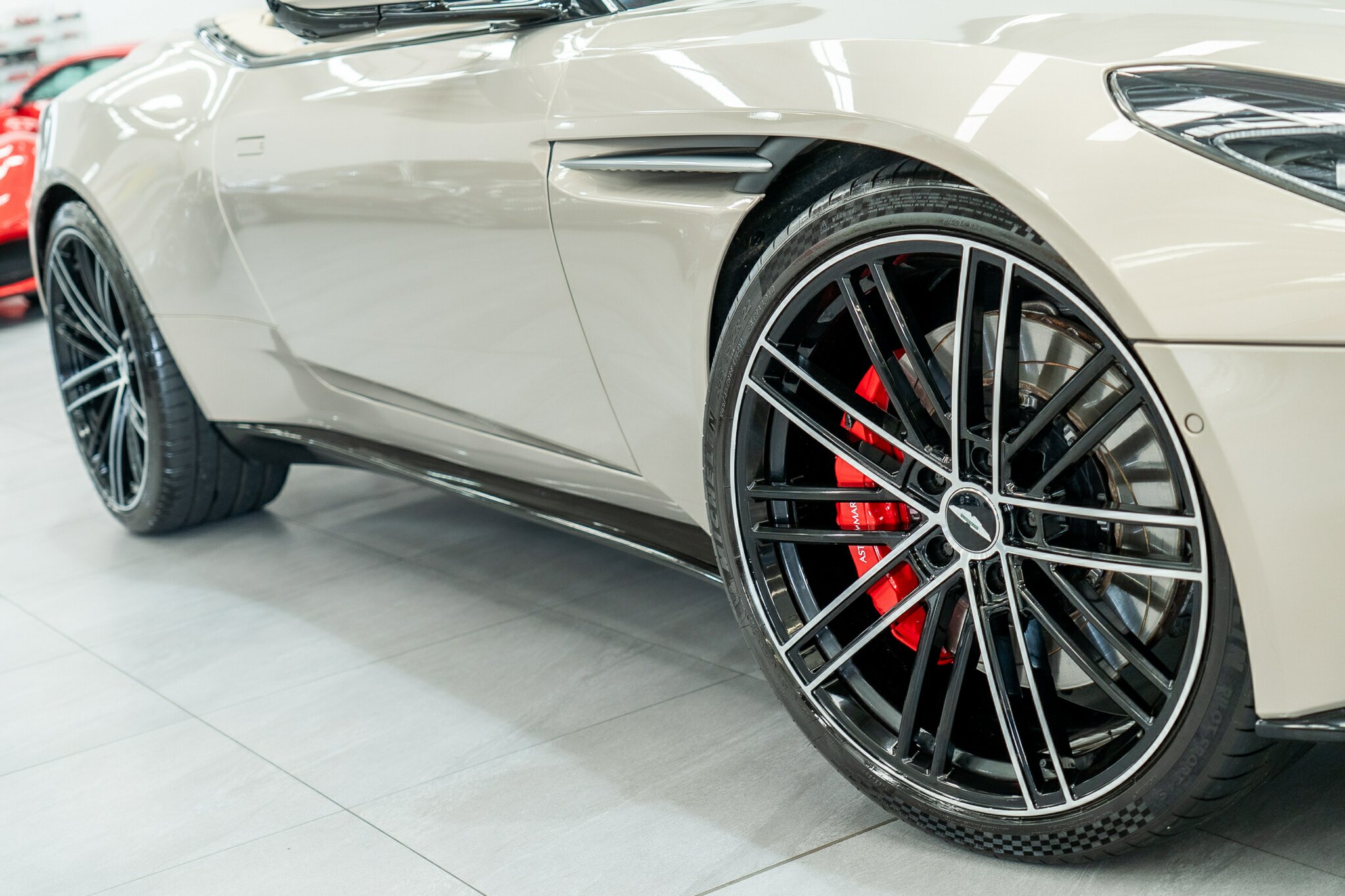 2021 ASTON MARTIN DB11 MY21 VOLANTE 8 SP AUTO STEPTRONIC SPRT 2D CONVERTIBLE