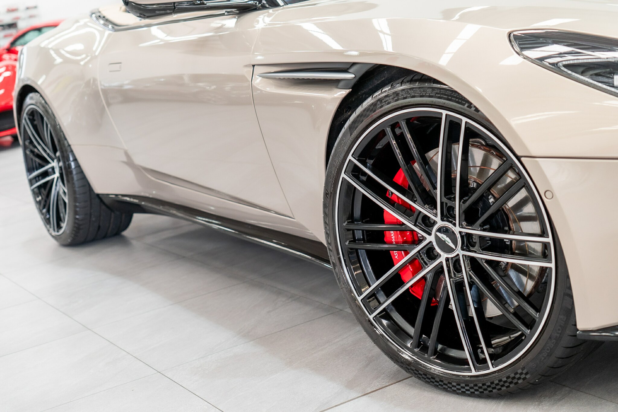 2021 ASTON MARTIN DB11 MY21 VOLANTE 8 SP AUTO STEPTRONIC SPRT 2D CONVERTIBLE