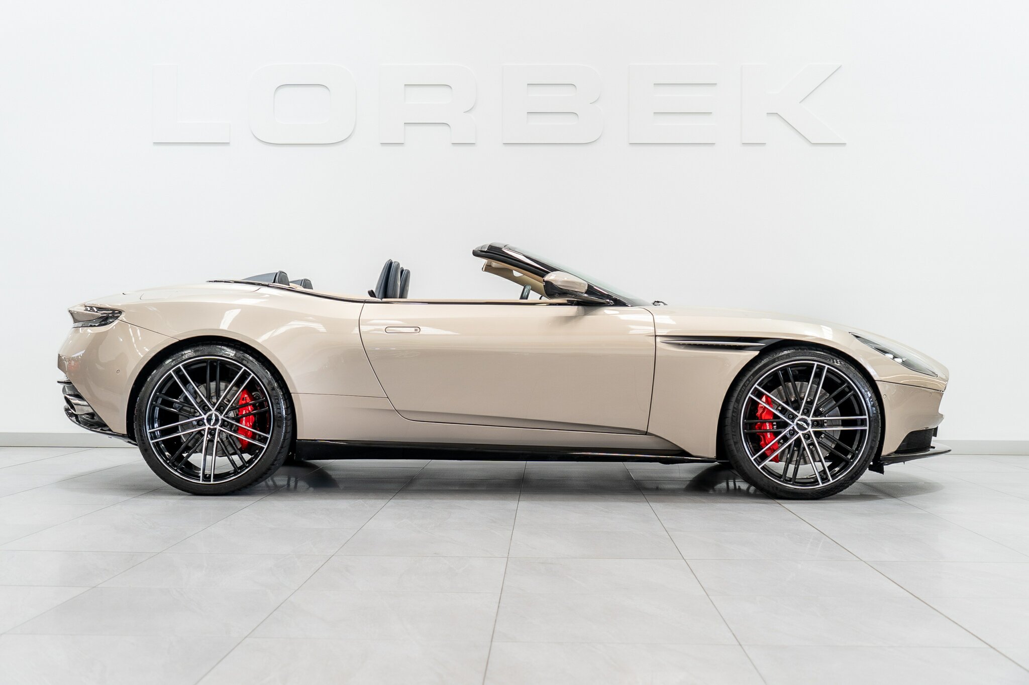 2021 ASTON MARTIN DB11 MY21 VOLANTE 8 SP AUTO STEPTRONIC SPRT 2D CONVERTIBLE