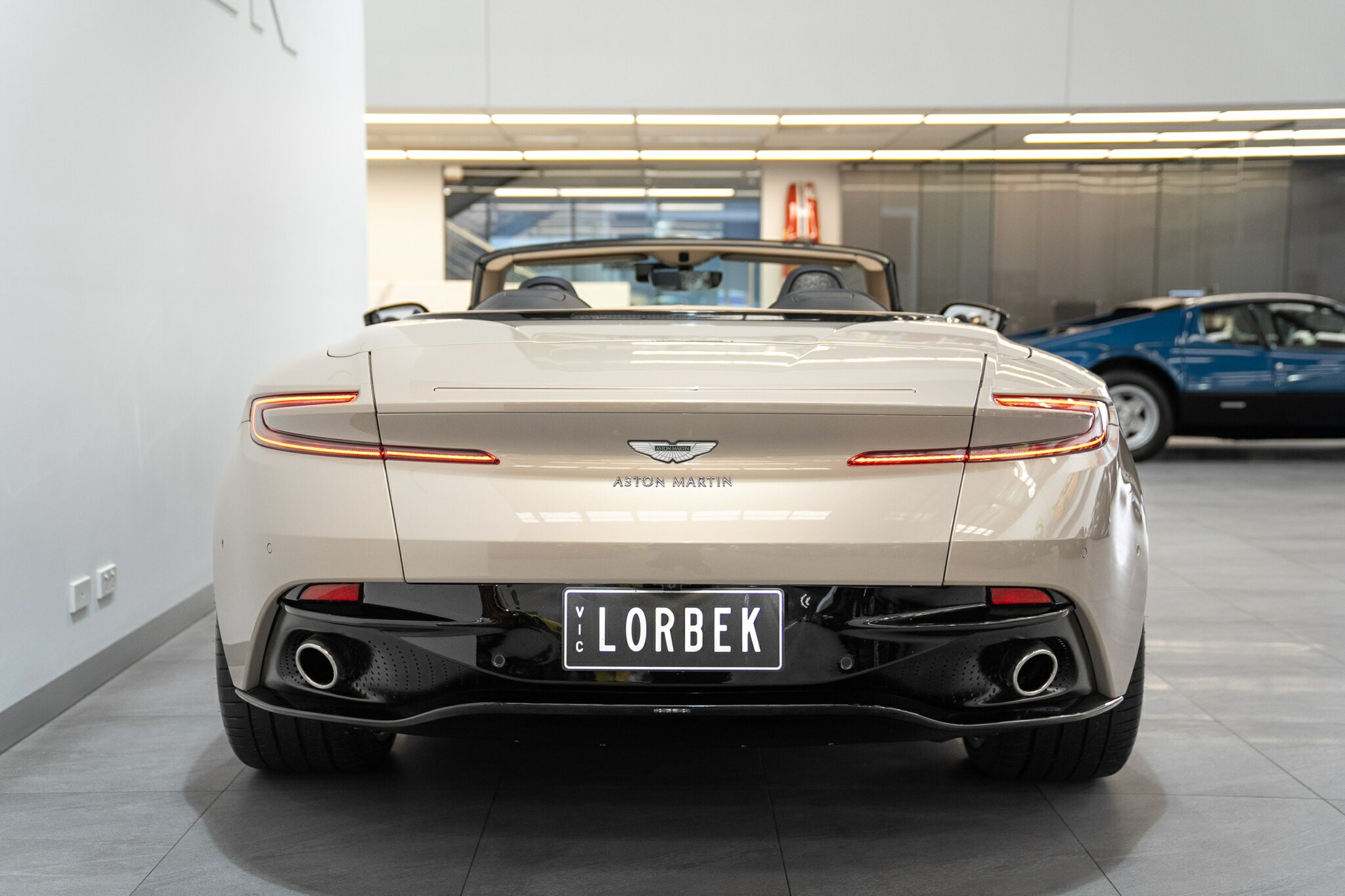 2021 ASTON MARTIN DB11 MY21 VOLANTE 8 SP AUTO STEPTRONIC SPRT 2D CONVERTIBLE