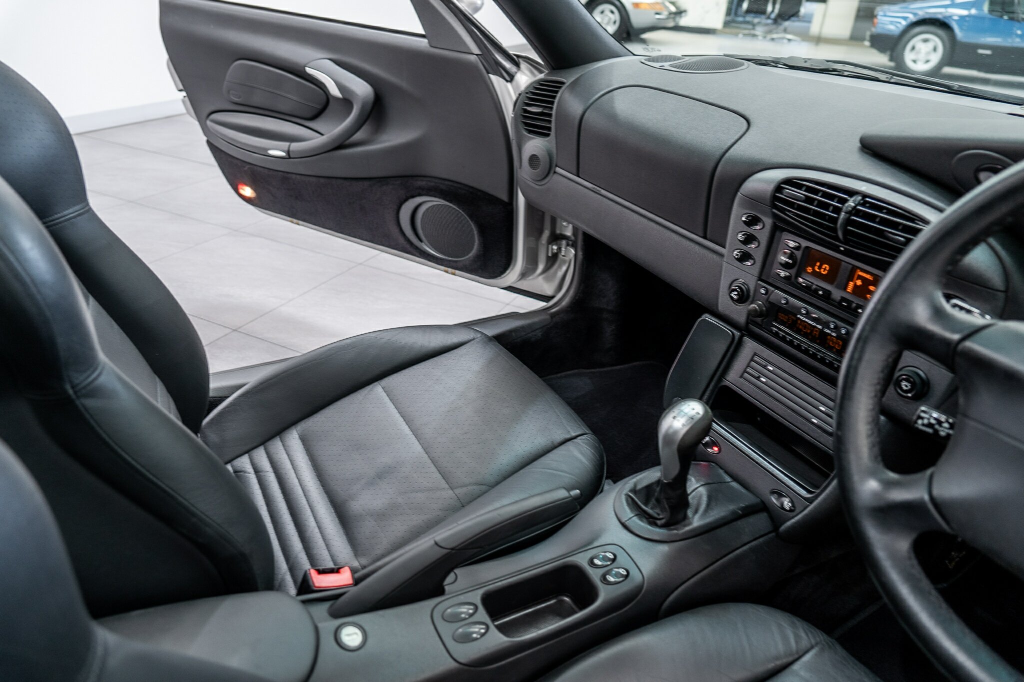 1998 PORSCHE 911 CARRERA 4 6 SP MANUAL 2D COUPE