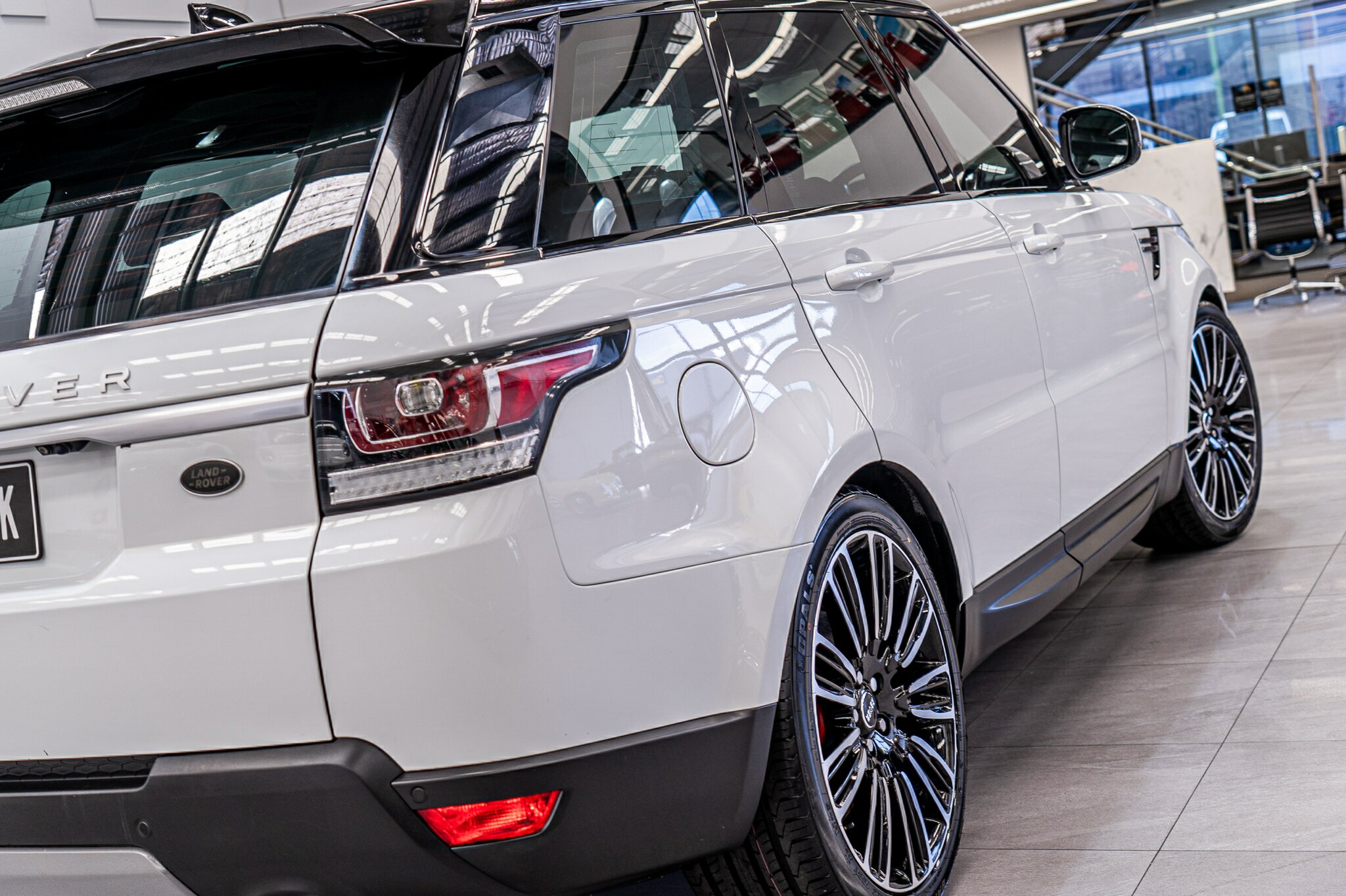 2017 RANGE ROVER RANGE ROVER LW MY17 SPORT 3.0 TDV6 SE 8 SP AUTOMATIC 4D WAGON
