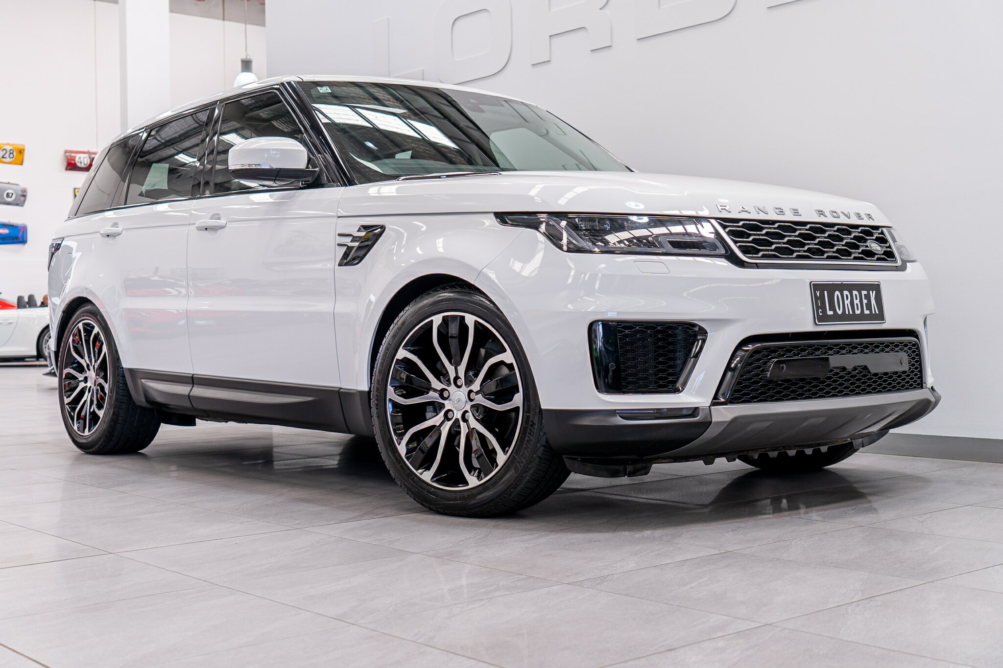 2018 RANGE ROVER RANGE ROVER LW MY19 SPORT SDV6 SE (183kW) 8 SP AUTOMATIC 4D WAGON