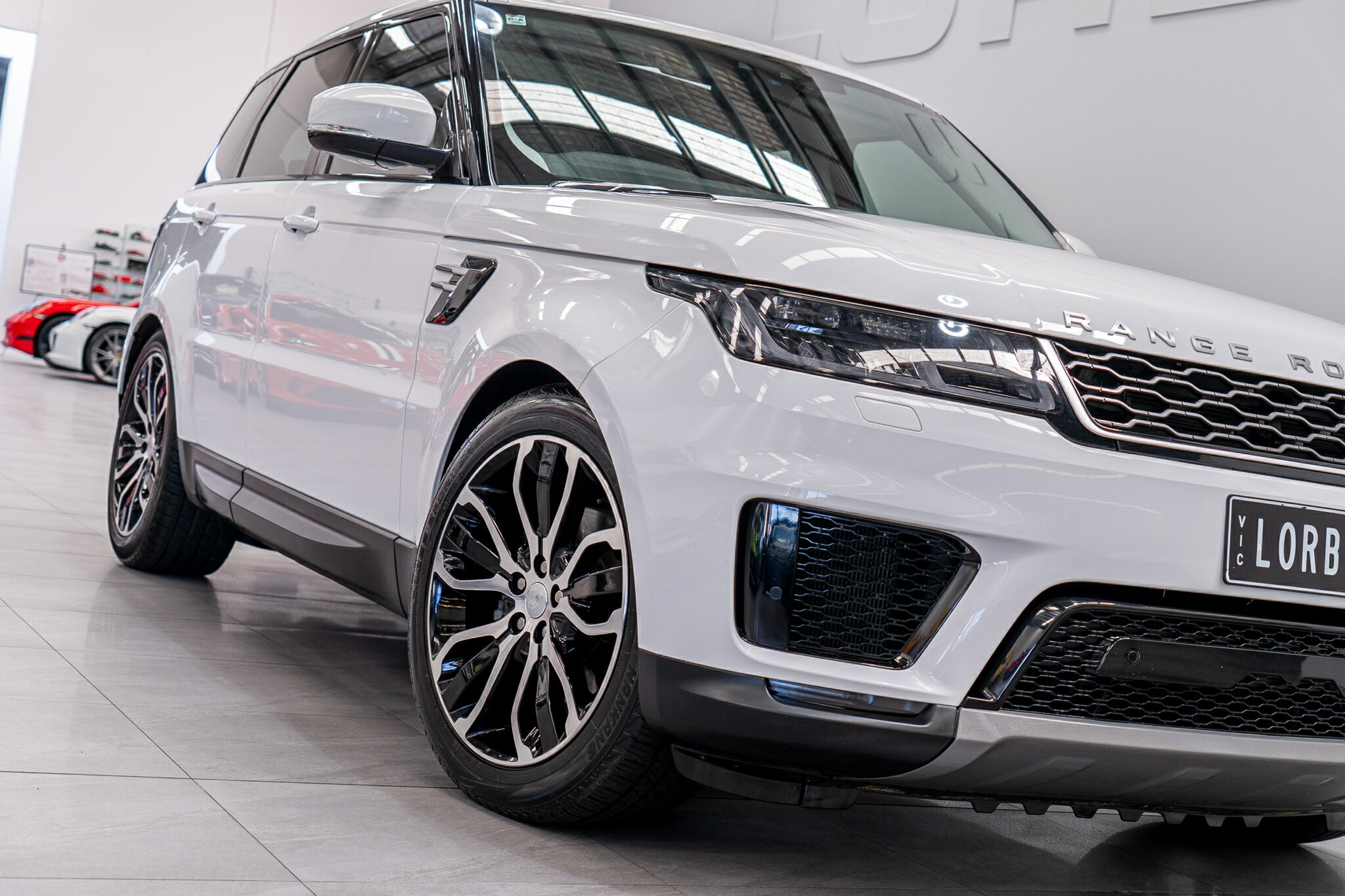 2018 RANGE ROVER RANGE ROVER LW MY19 SPORT SDV6 SE (183kW) 8 SP AUTOMATIC 4D WAGON